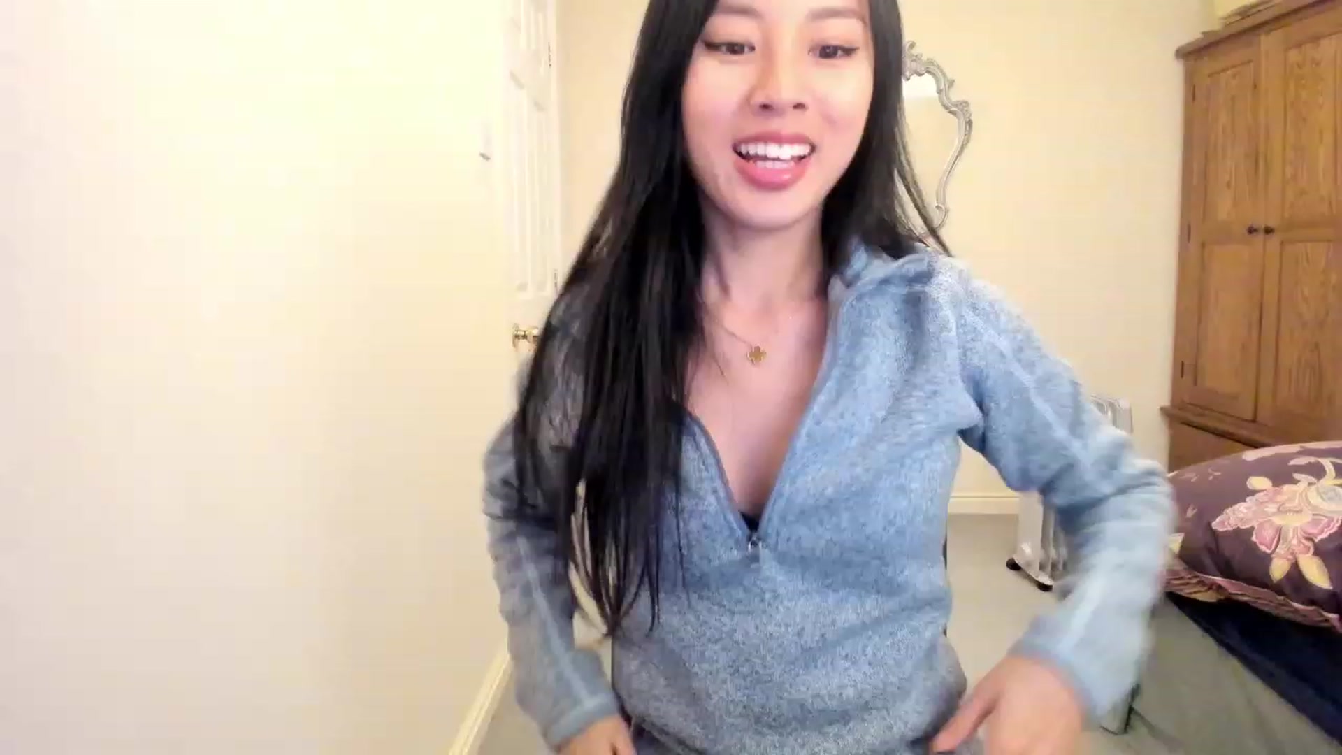 Gallery image thumbnail from Stephanie's myfreecams stream on, 01/02/2024, 23:31 image 8 of 20
