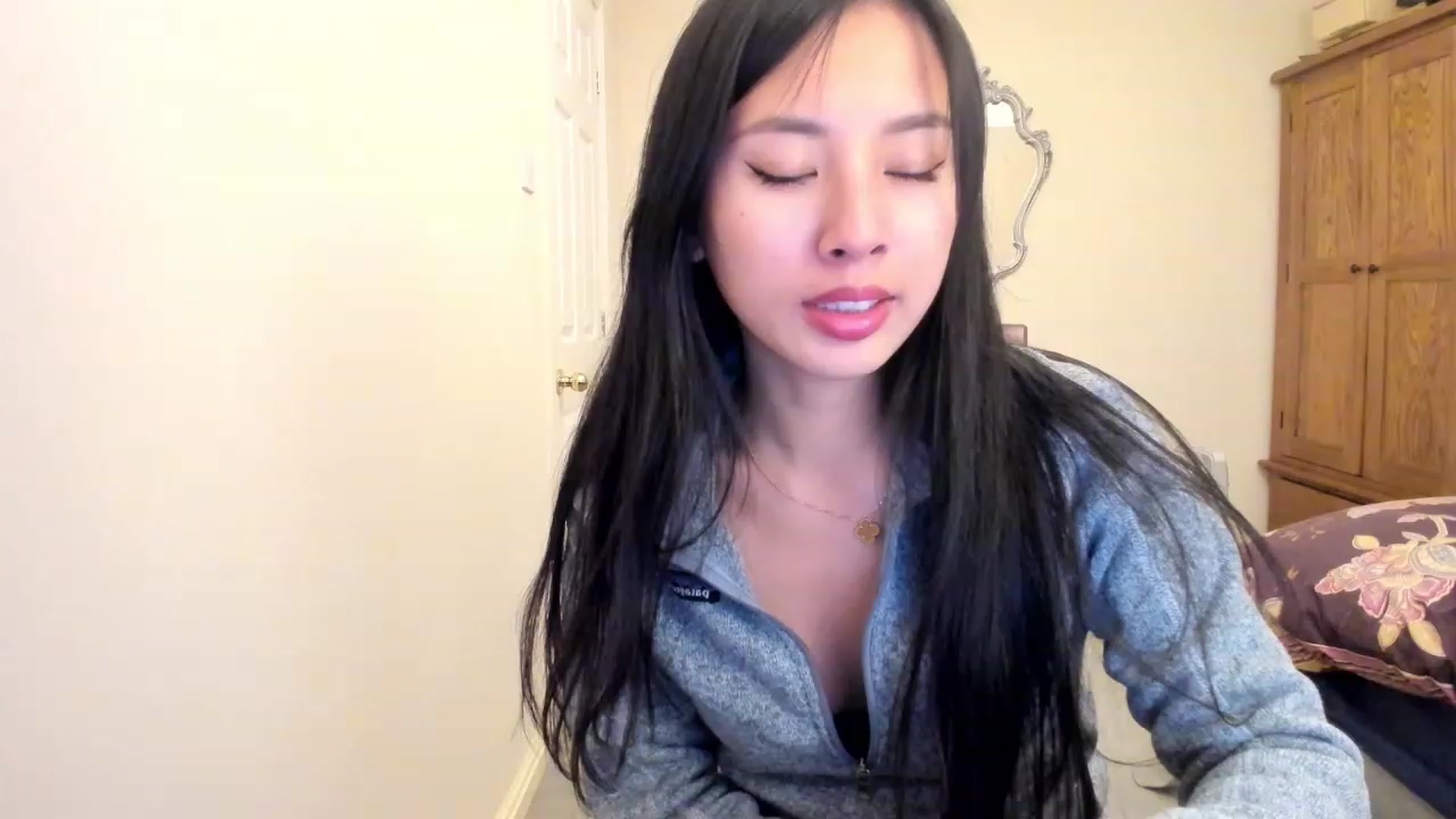 Gallery image thumbnail from Stephanie's myfreecams stream on, 01/02/2024, 23:31 image 10 of 20