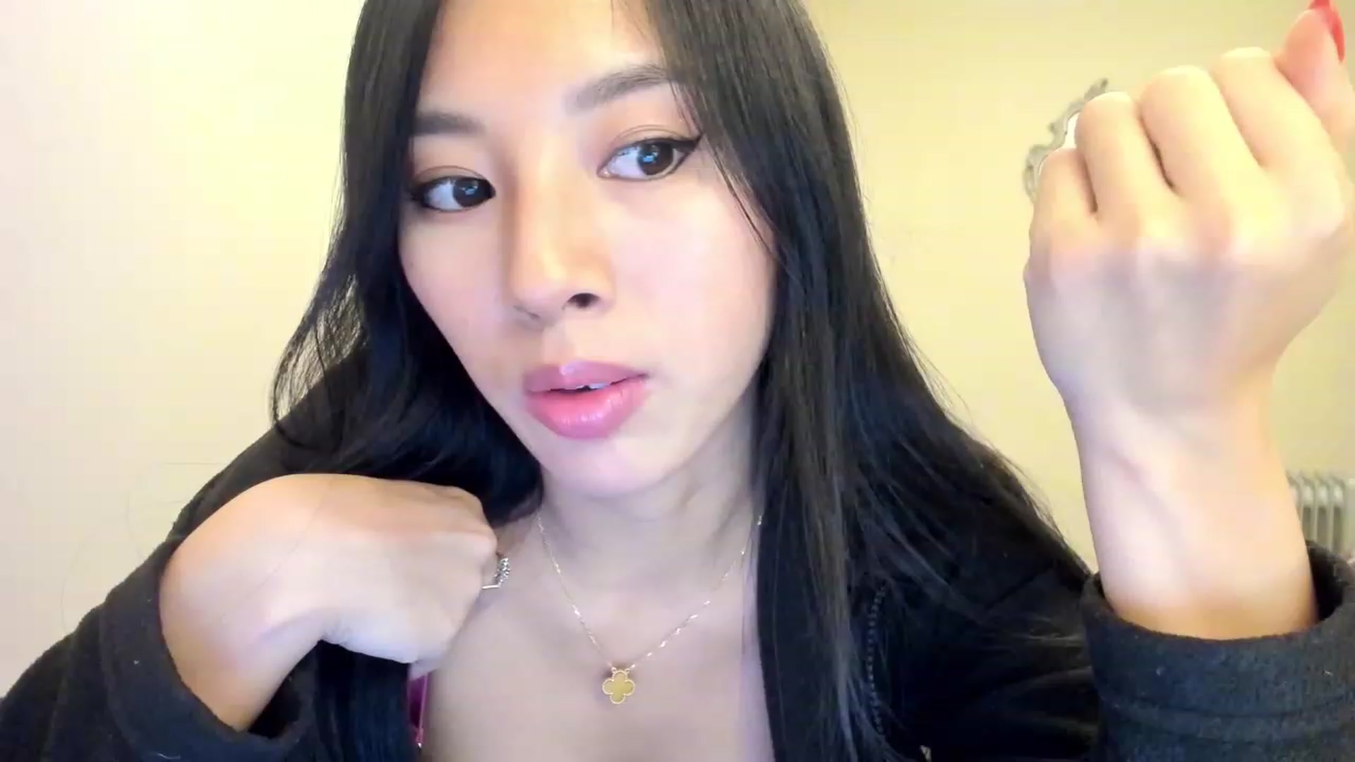 Gallery image thumbnail from Stephanie's myfreecams stream on, 01/07/2024, 08:04 image 3 of 20