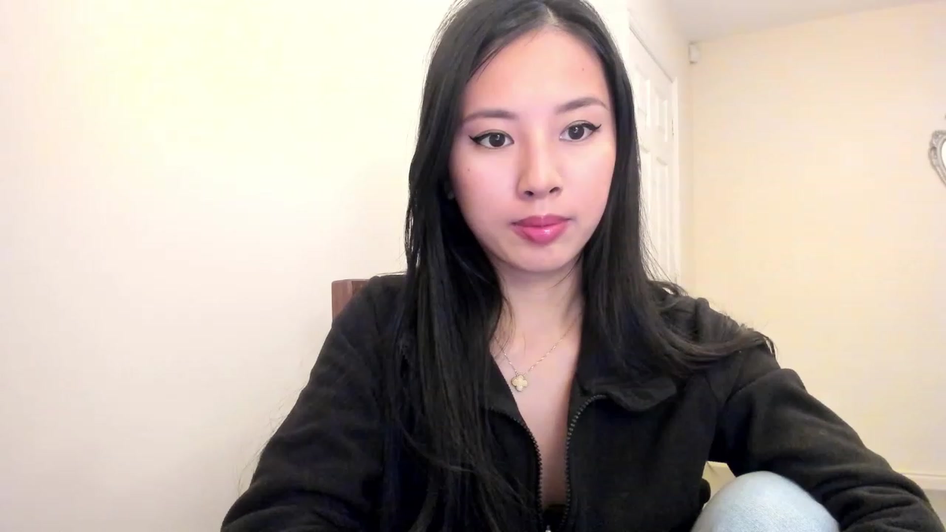 Gallery image thumbnail from Stephanie's myfreecams stream on, 01/17/2024, 08:56 image 6 of 20