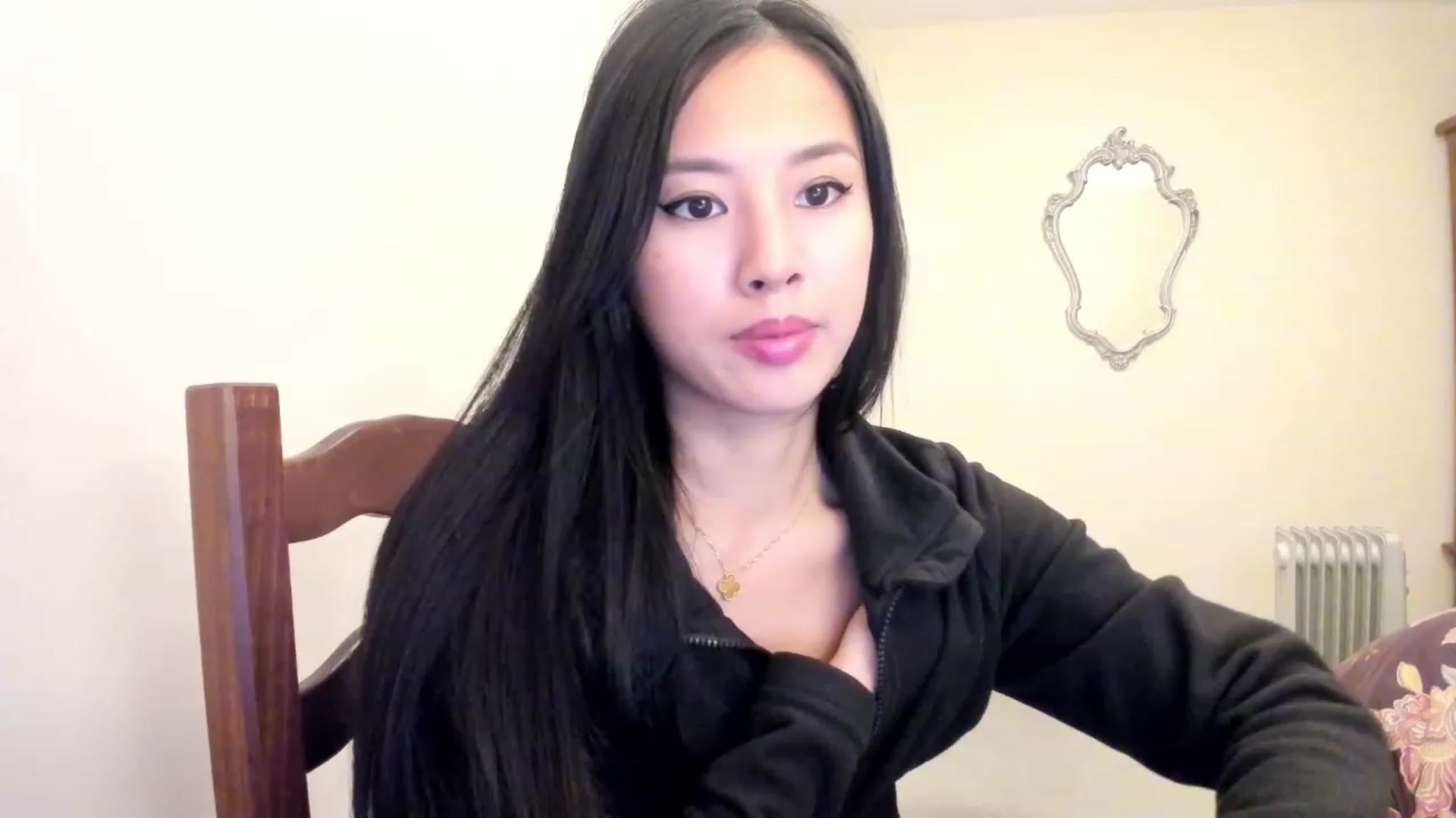 Gallery image thumbnail from Stephanie's myfreecams stream on, 01/17/2024, 08:56 image 4 of 20