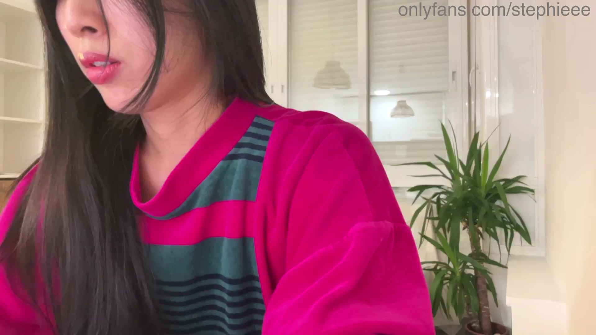 Gallery image thumbnail from Stephanie's myfreecams stream on, 10/11/2024, 08:26 image 7 of 20