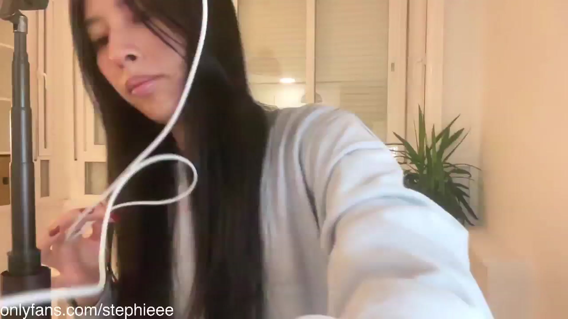Gallery image thumbnail from Stephanie's myfreecams stream on, 10/16/2024, 04:51 image 8 of 20