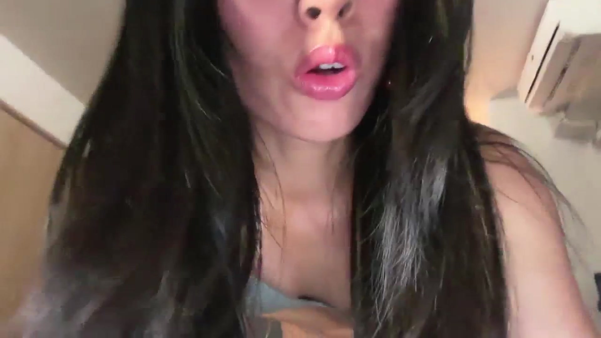 Gallery image thumbnail from Stephanie's myfreecams stream on, 08/30/2025, 14:49 image 15 of 20