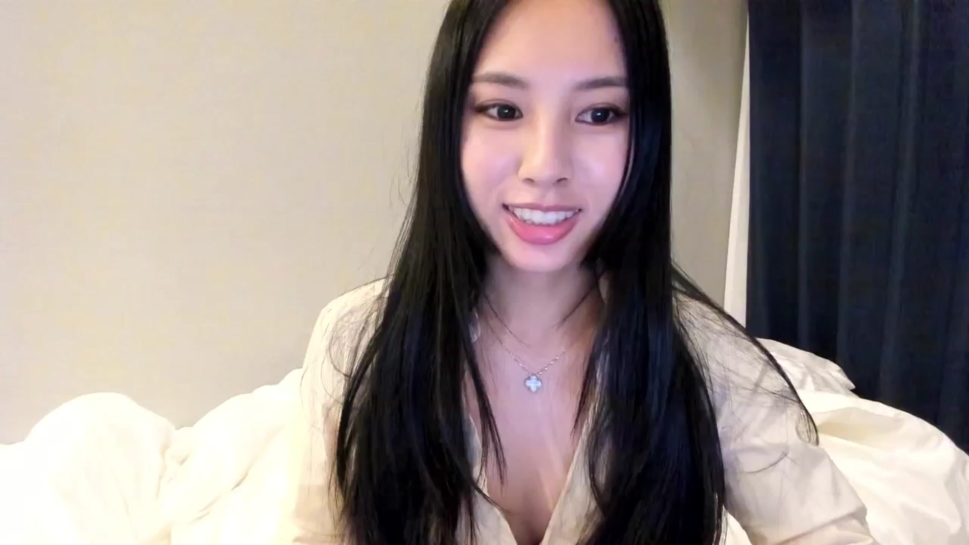 Gallery image thumbnail from Stephanie's myfreecams stream on, 03/18/2026, 14:28 image 19 of 20