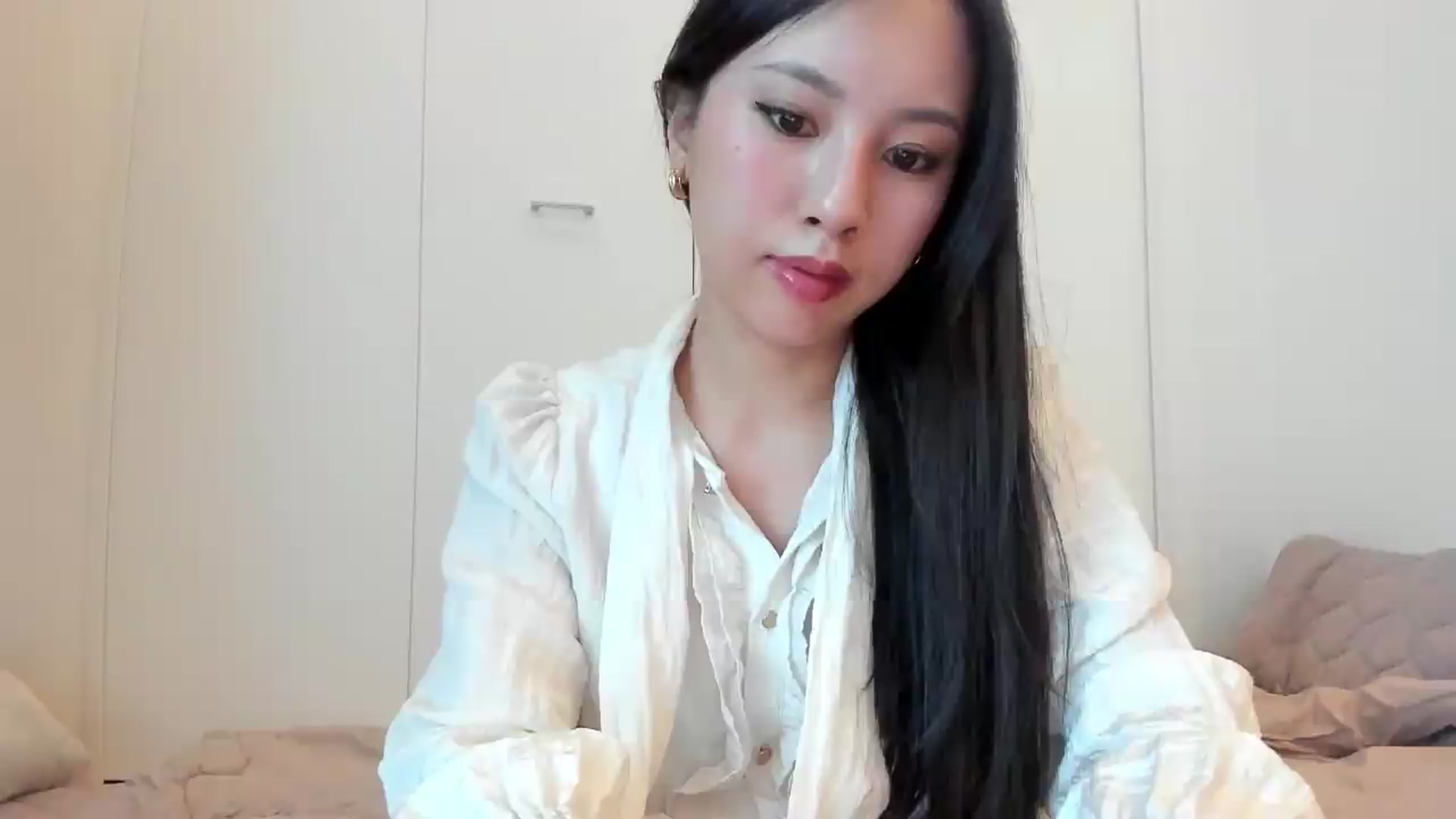 Gallery image thumbnail from Stephanie's myfreecams stream on, 05/18/2026, 07:47 image 5 of 20