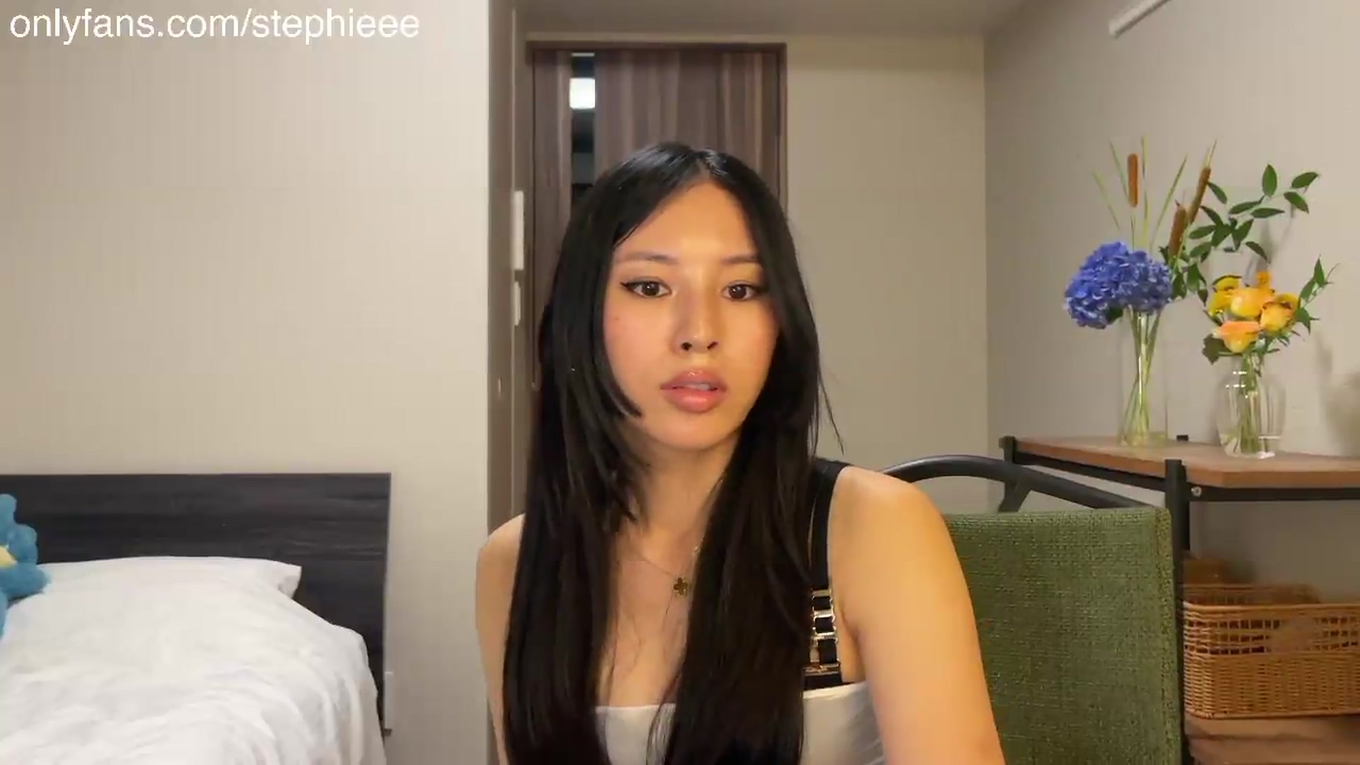 Gallery image thumbnail from Stephanie's myfreecams stream on, 08/06/2026, 21:04 image 9 of 20