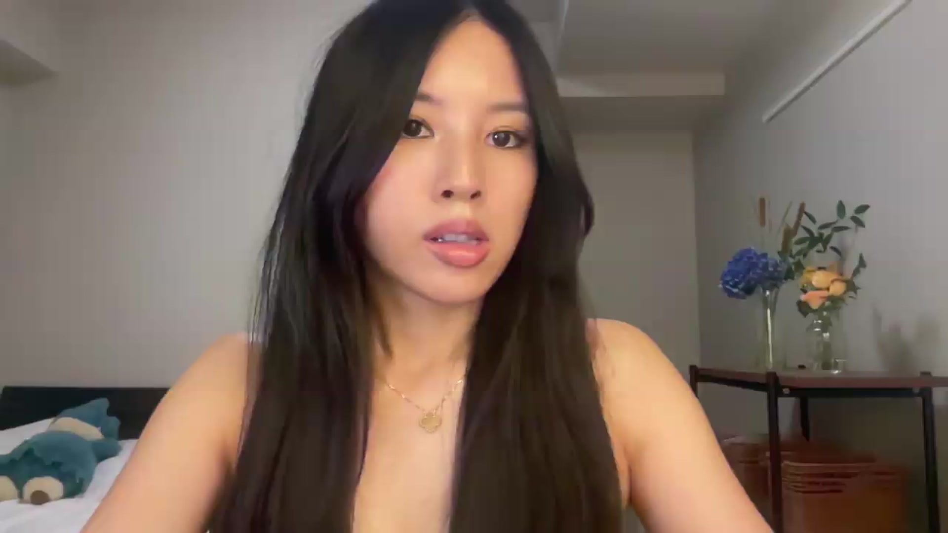 Gallery image thumbnail from Stephanie's myfreecams stream on, 08/06/2026, 21:04 image 1 of 20