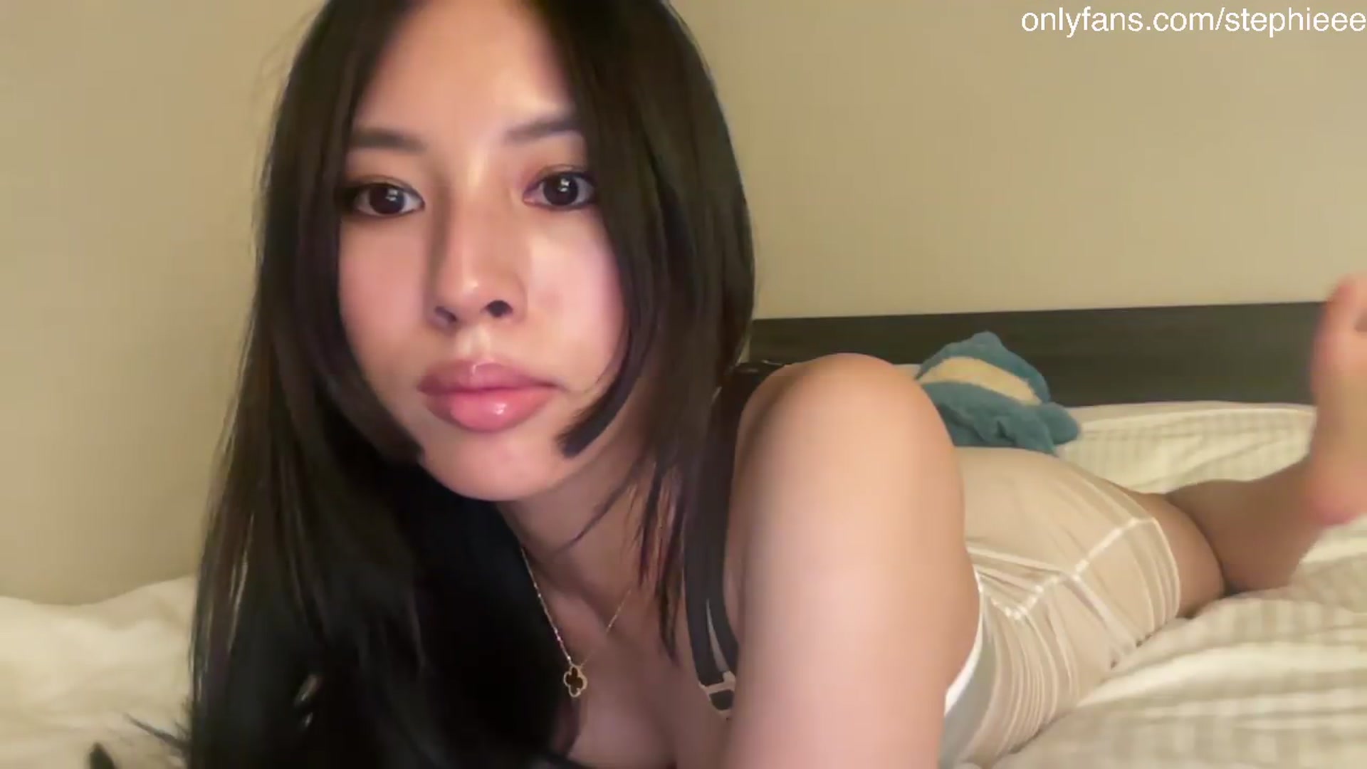 Gallery image thumbnail from Stephanie's myfreecams stream on, 08/06/2026, 21:04 image 20 of 20