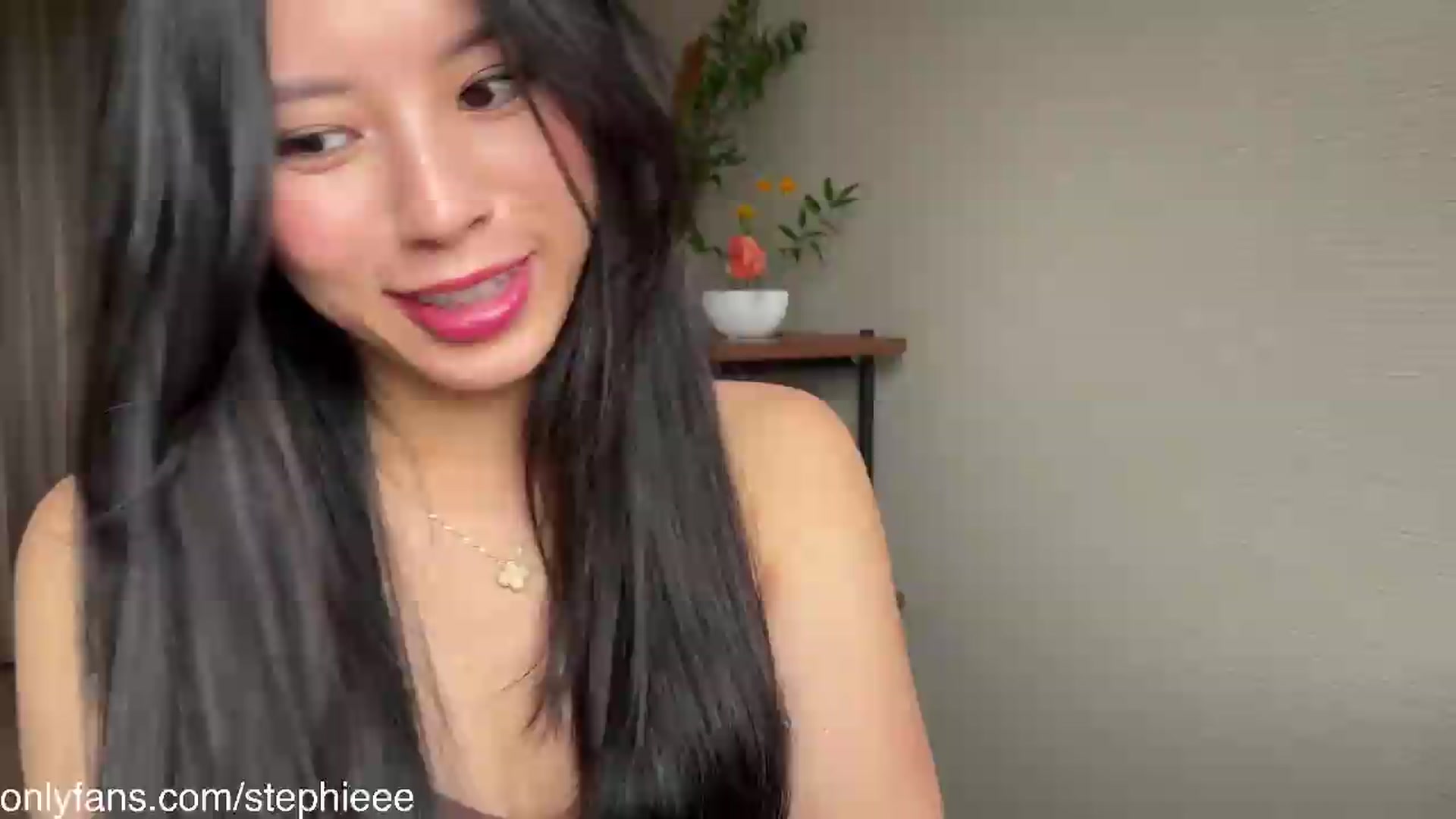 Gallery image thumbnail from Stephanie's myfreecams stream on, 08/17/2026, 08:22 image 16 of 20