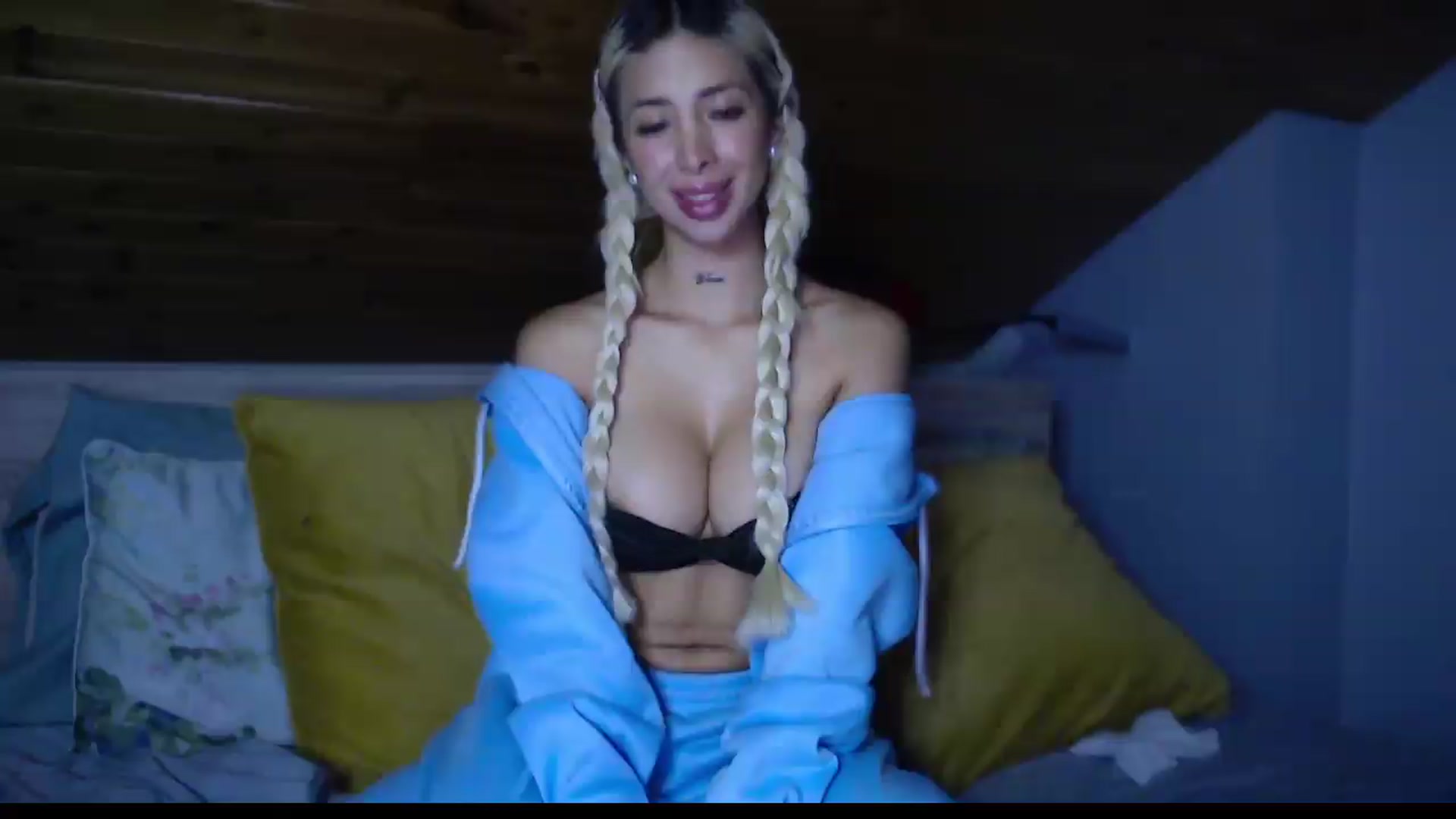 Gallery image thumbnail from StephanieDj's myfreecams stream on, 05/25/2026, 01:49 image 13 of 20