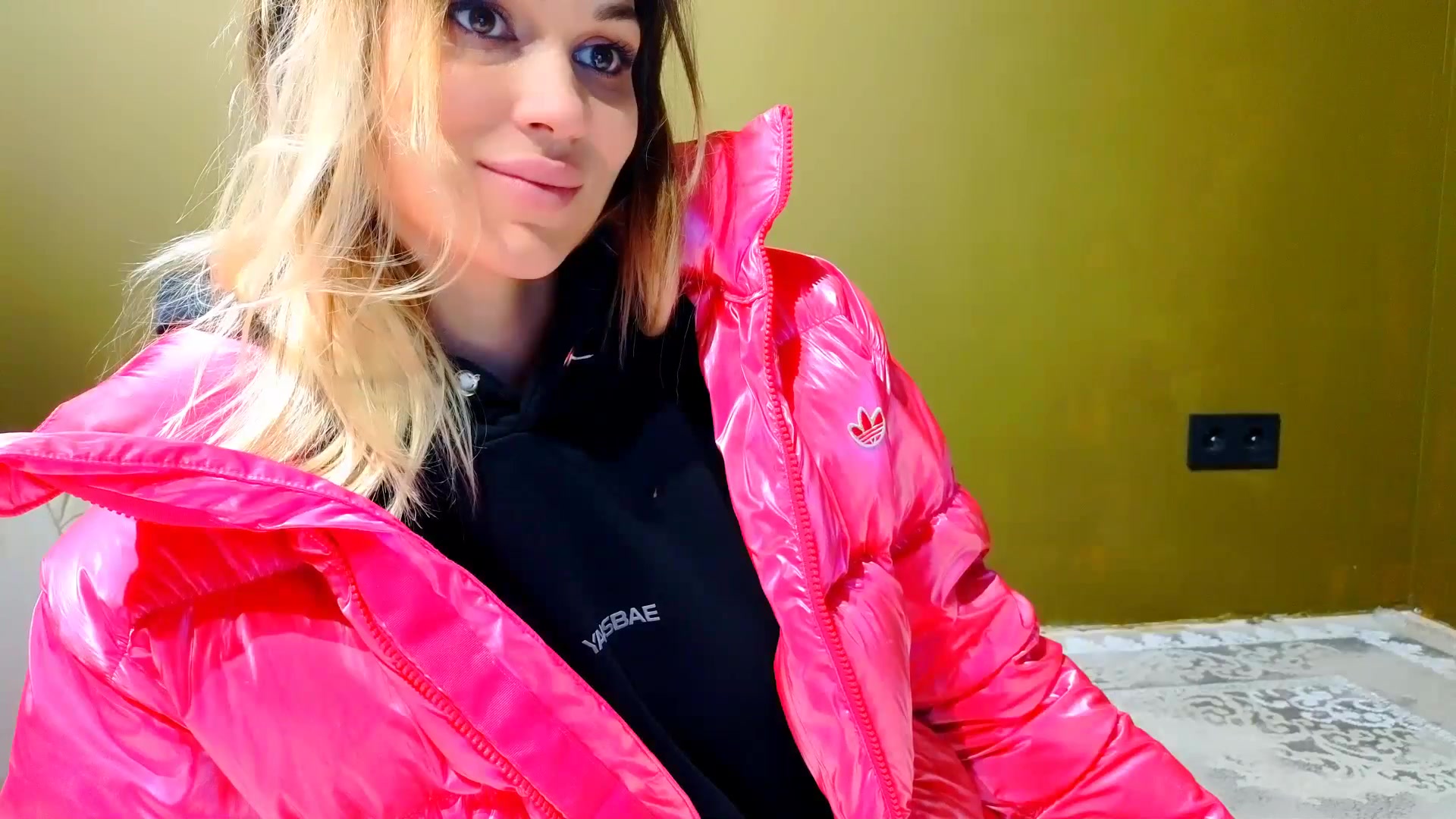 Gallery image thumbnail from StephanyLuxe's myfreecams stream on, 12/23/2025, 05:31 image 15 of 20