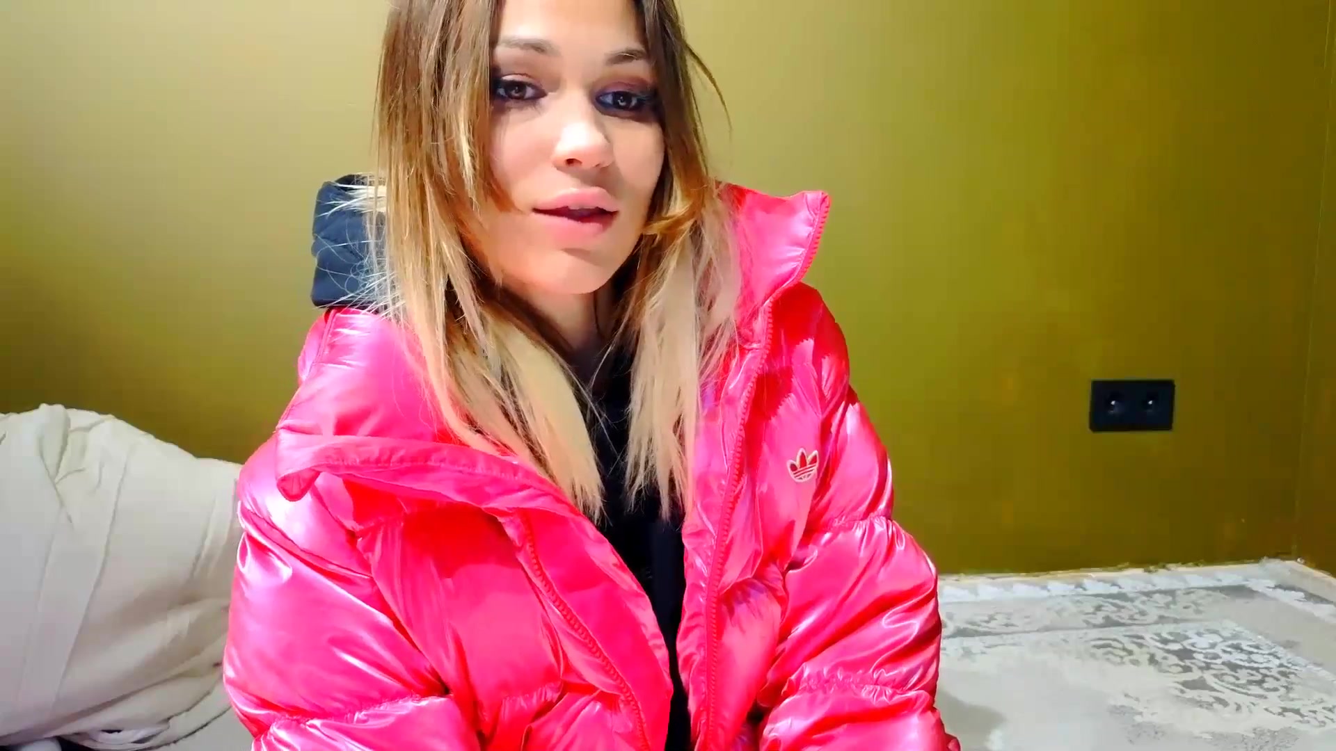 Gallery image thumbnail from StephanyLuxe's myfreecams stream on, 12/23/2025, 05:31 image 17 of 20