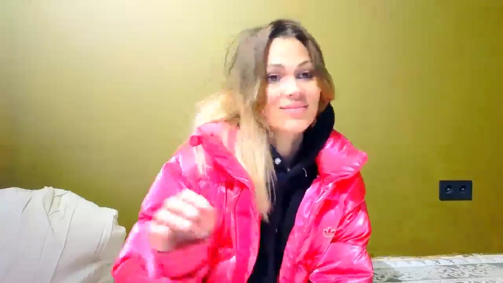 Gallery image thumbnail from StephanyLuxe's myfreecams stream on, 12/23/2025, 05:31 image 3 of 20
