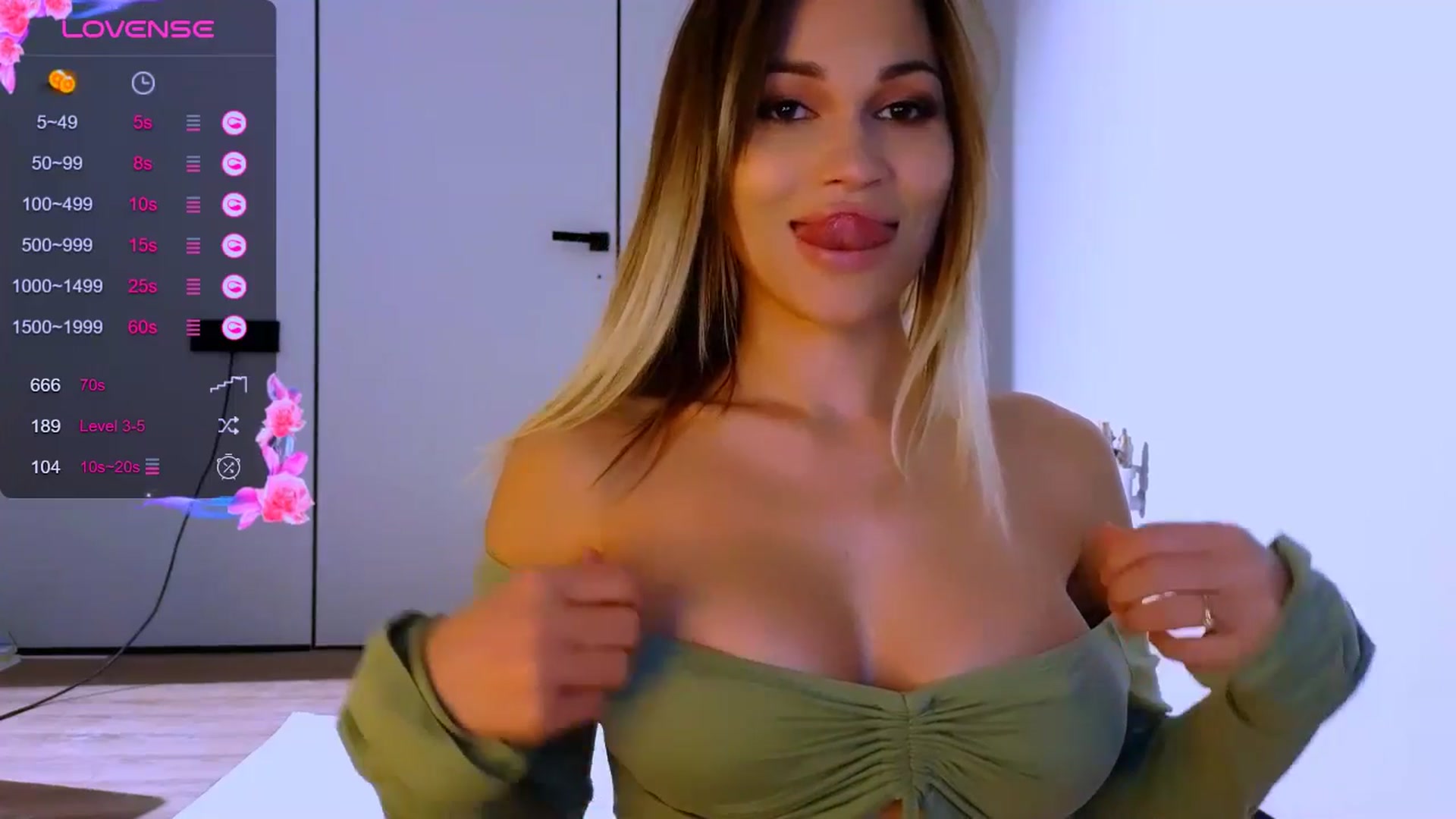Gallery image thumbnail from StephanyLuxe's myfreecams stream on, 01/06/2026, 04:04 image 11 of 20