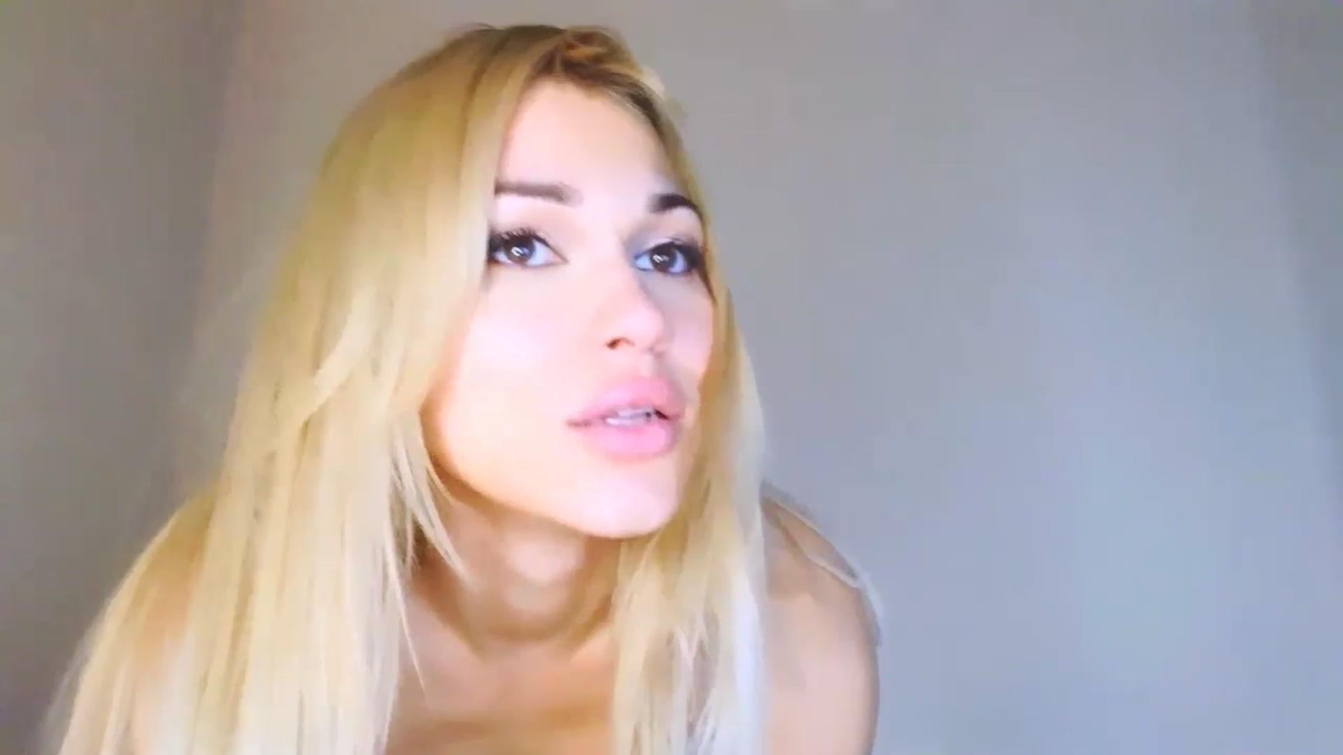 Gallery image thumbnail from StephanyLuxe's myfreecams stream on, 04/30/2026, 03:40 image 20 of 20