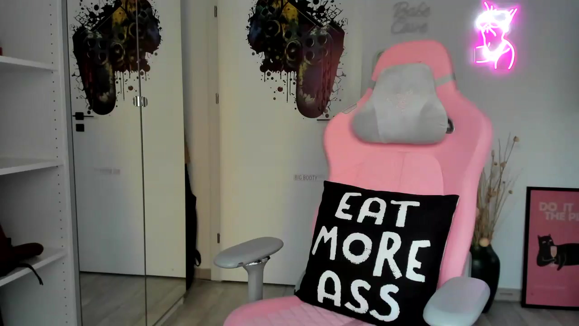 Gallery image thumbnail from Stepsister99's myfreecams stream on, 02/22/2025, 15:19 image 13 of 20