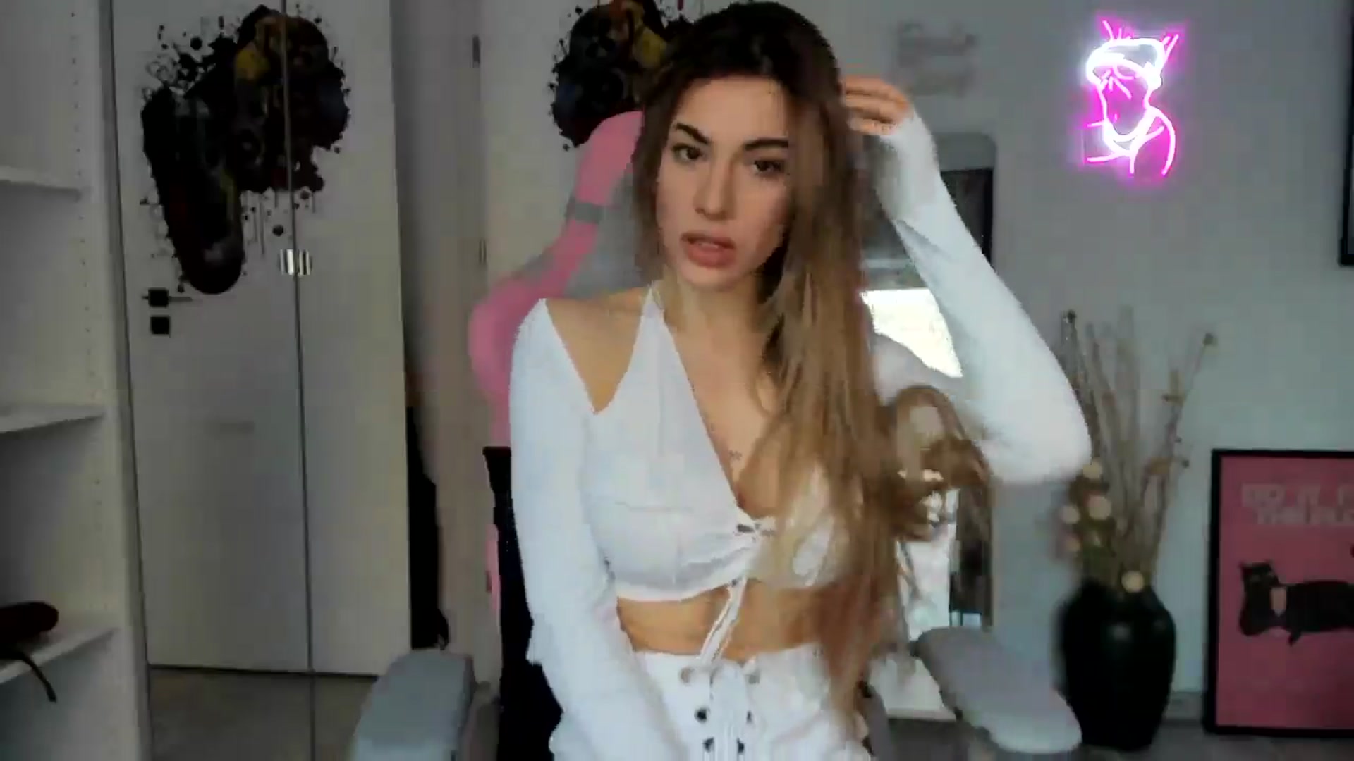 Gallery image thumbnail from Stepsister99's myfreecams stream on, 02/23/2025, 15:18 image 17 of 20