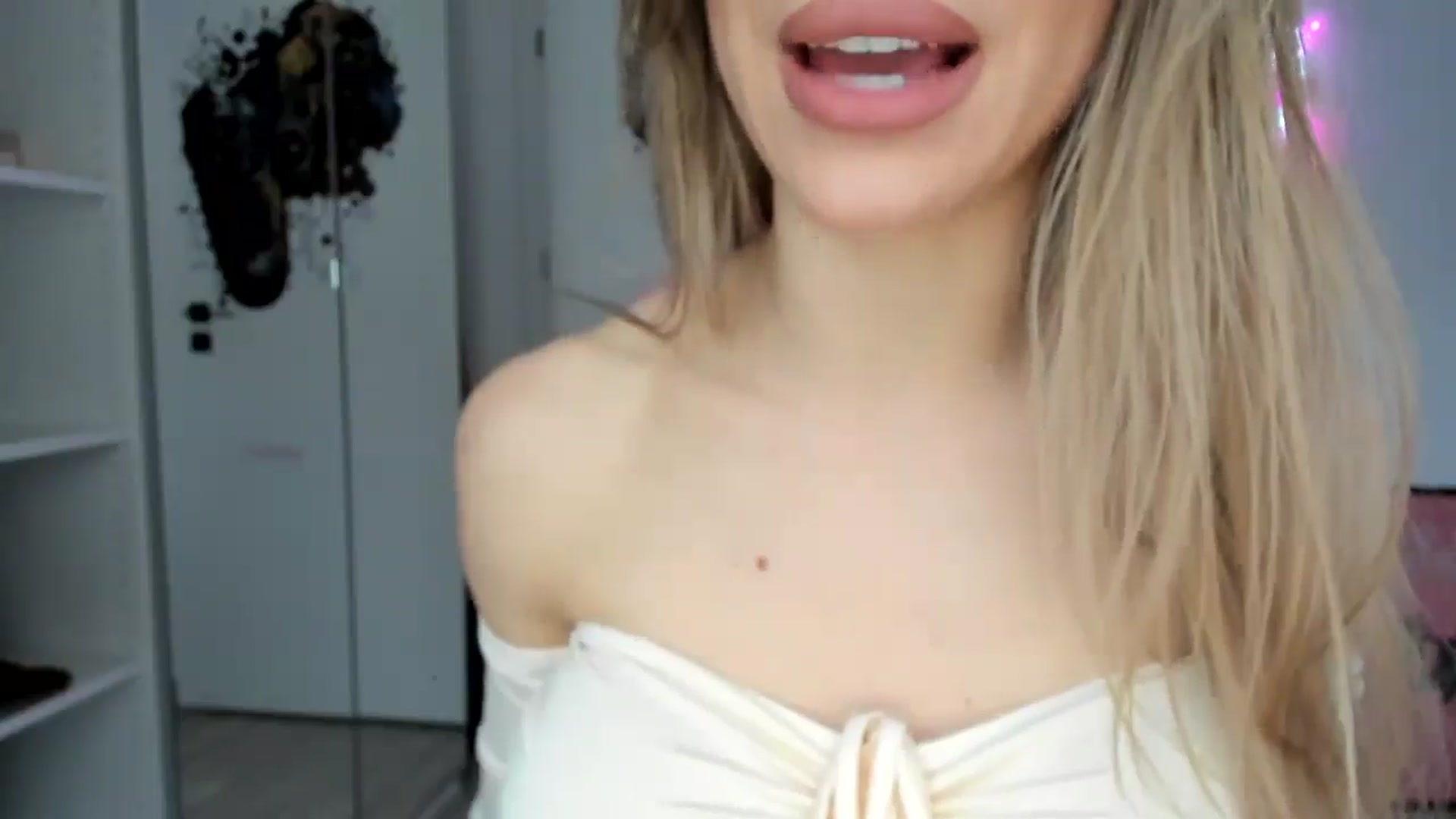 Gallery image thumbnail from Stepsister99's myfreecams stream on, 02/28/2025, 13:35 image 19 of 20