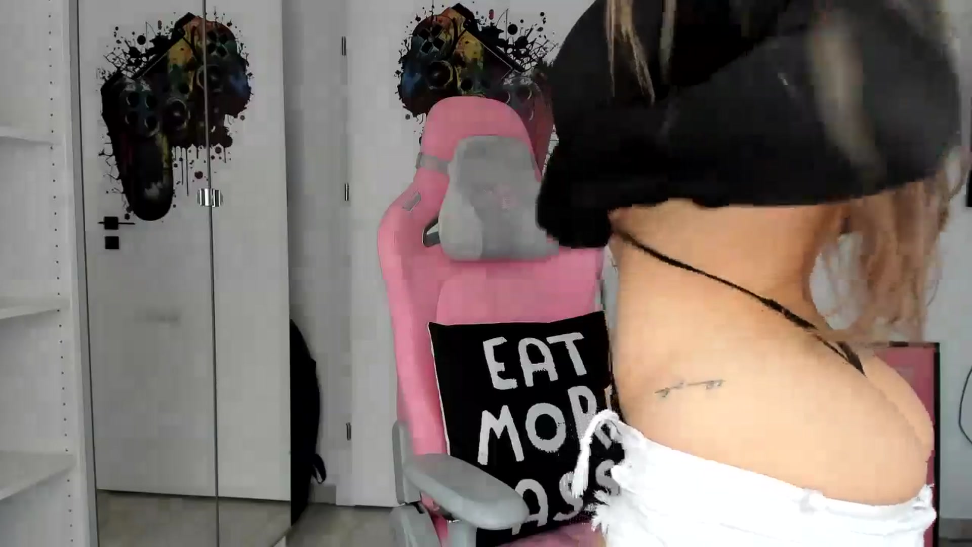 Gallery image thumbnail from Stepsister99's myfreecams stream on, 03/27/2025, 13:43 image 13 of 20