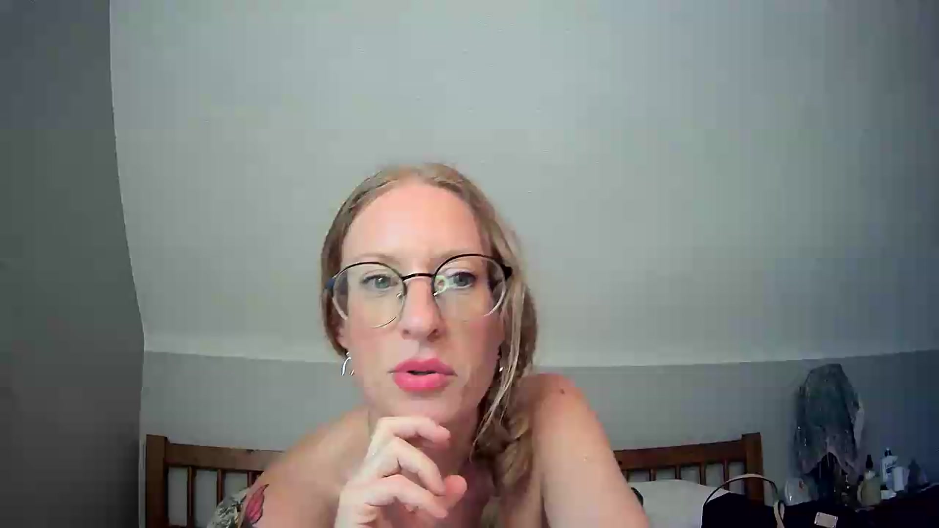 Gallery image thumbnail from StitchedUp's myfreecams stream on, 06/08/2026, 16:33 image 1 of 20