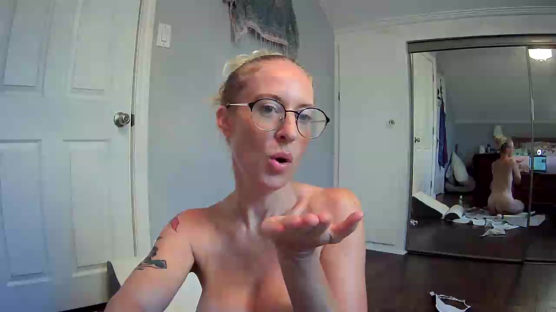 Gallery image thumbnail from StitchedUp's myfreecams stream on, 07/30/2026, 16:35 image 16 of 20