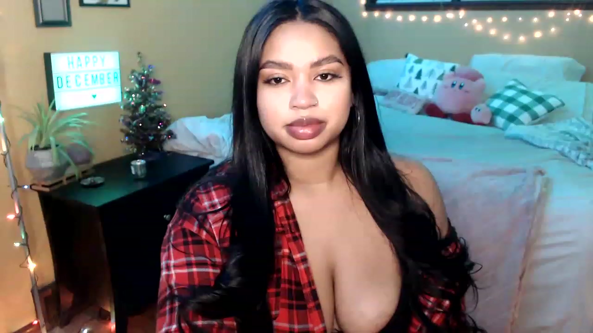Gallery image thumbnail from StoneyReign's myfreecams stream on, 12/20/2022, 21:20 image 15 of 20