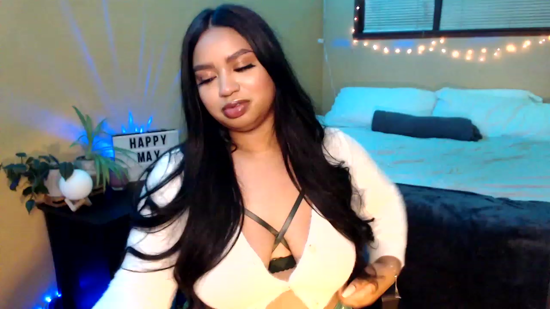 Gallery image thumbnail from StoneyReign's myfreecams stream on, 05/01/2023, 08:41 image 6 of 20