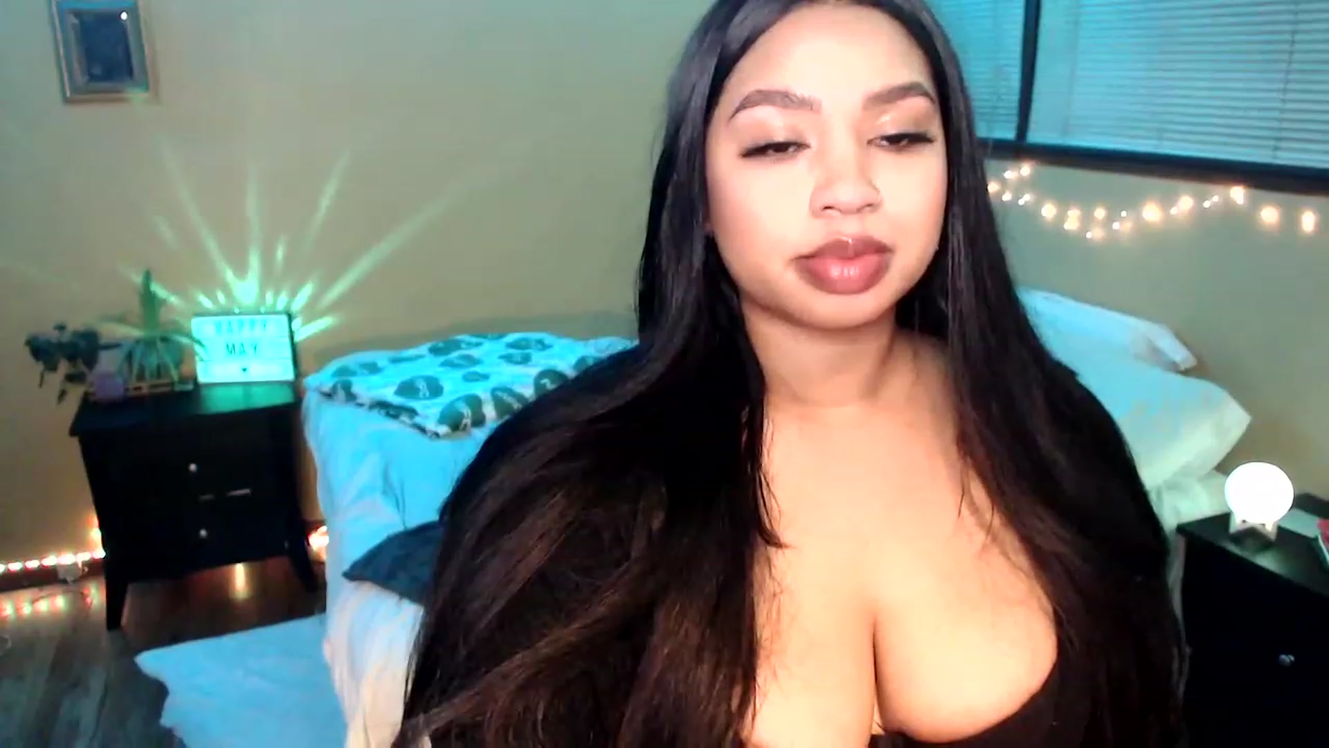 Gallery image thumbnail from StoneyReign's myfreecams stream on, 05/10/2023, 08:00 image 9 of 20