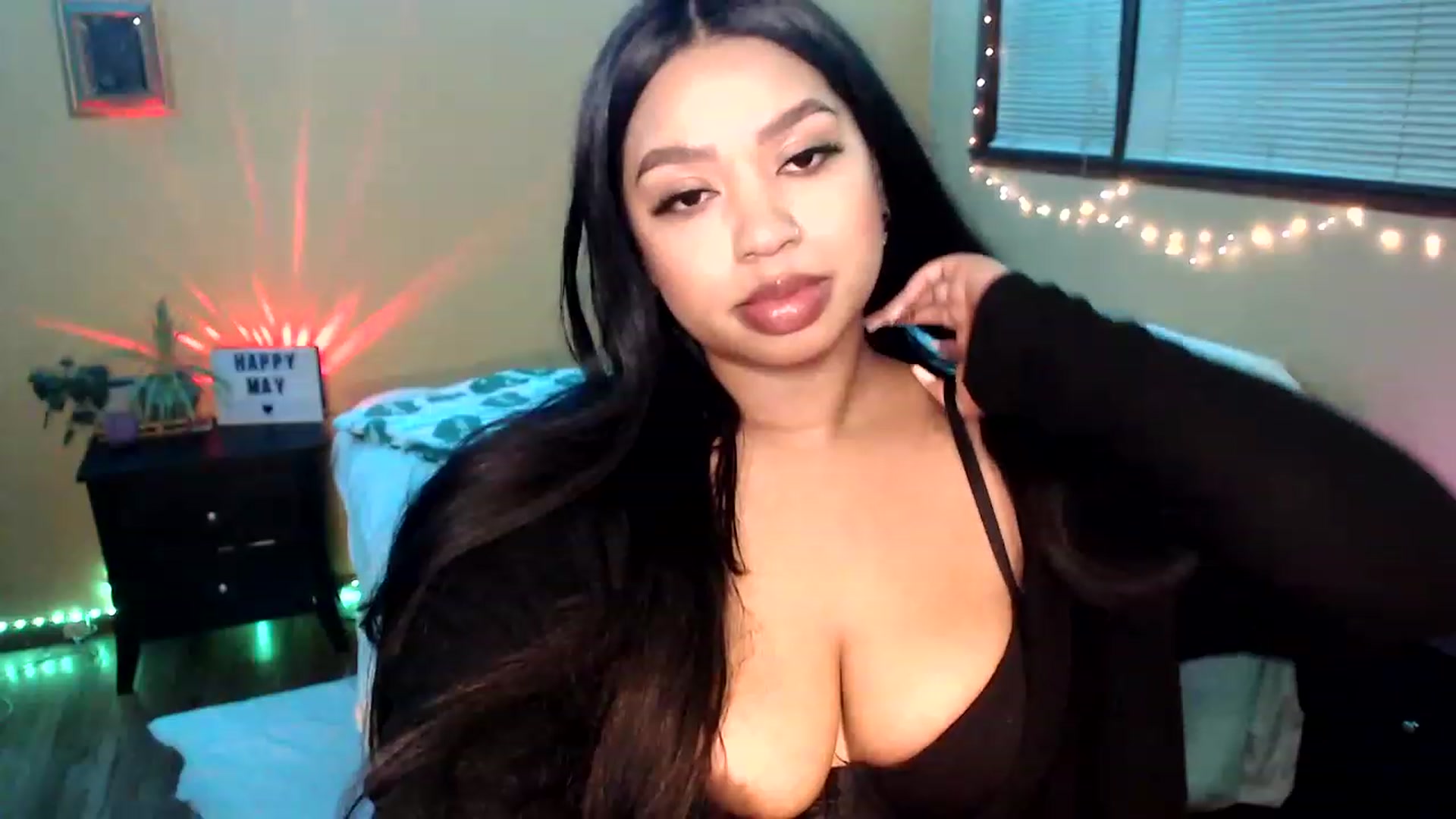 Gallery image thumbnail from StoneyReign's myfreecams stream on, 05/10/2023, 08:00 image 11 of 20