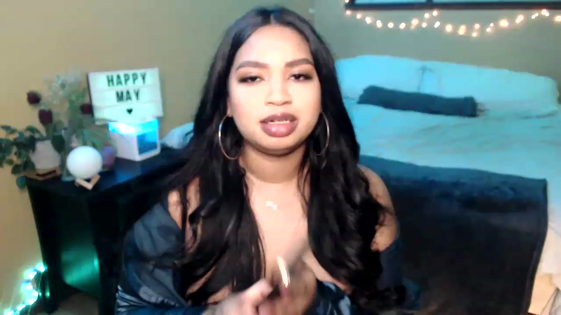 Gallery image thumbnail from StoneyReign's myfreecams stream on, 05/20/2023, 04:23 image 6 of 20