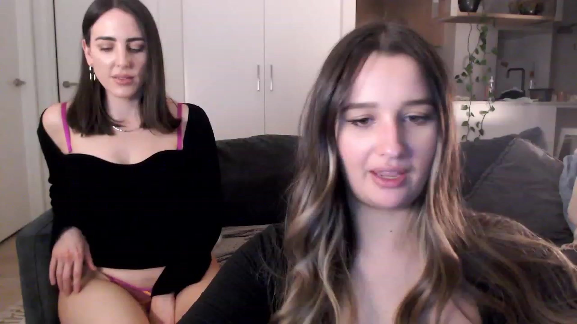 Gallery image thumbnail from StonksRoom's myfreecams stream on, 06/18/2023, 10:59 image 15 of 20
