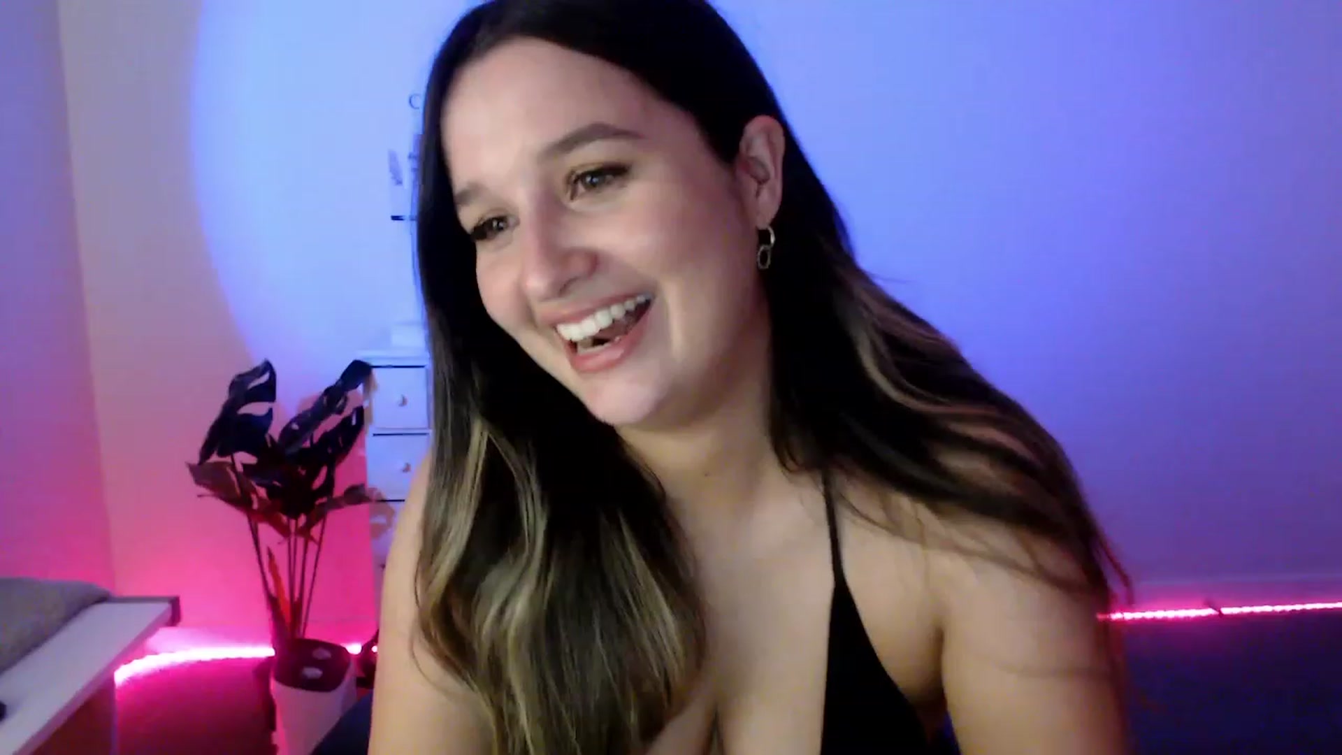 Gallery image thumbnail from StonksRoom's myfreecams stream on, 07/07/2023, 12:24 image 18 of 20