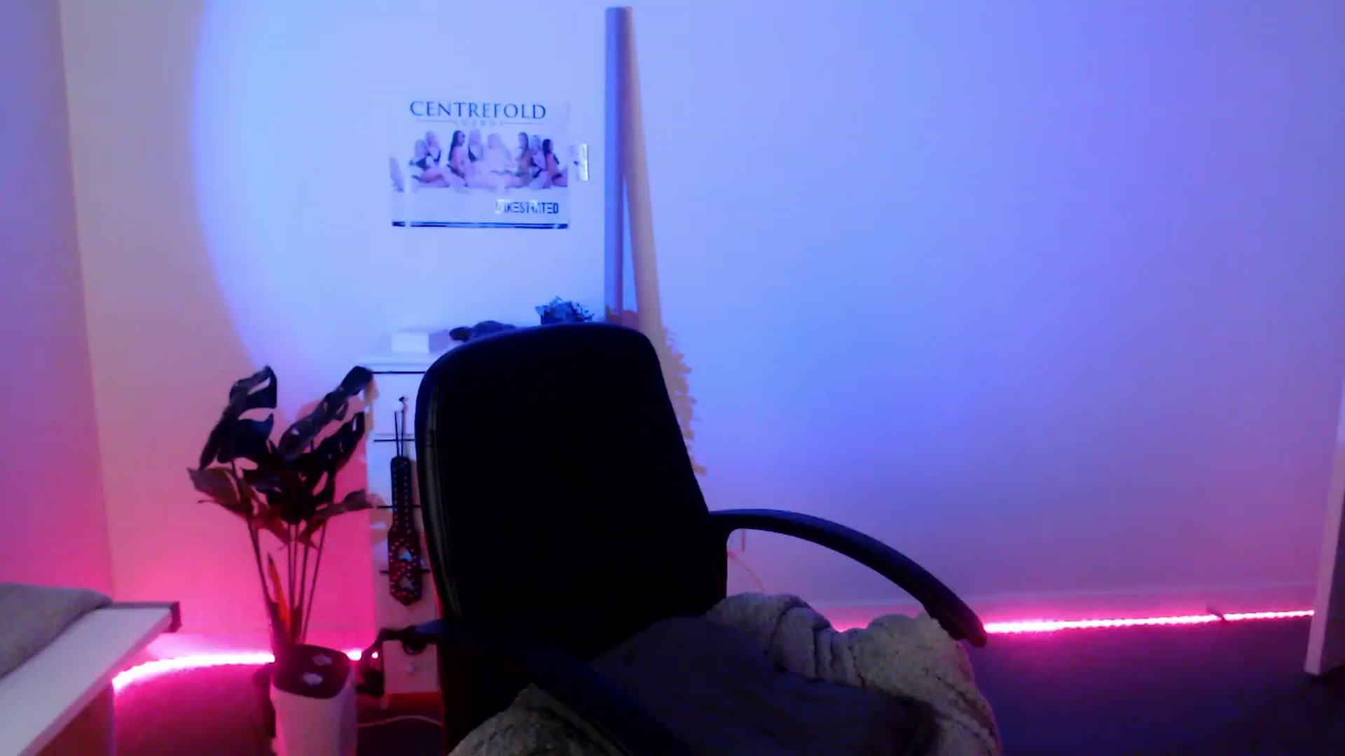 Gallery image thumbnail from StonksRoom's myfreecams stream on, 07/07/2023, 12:24 image 16 of 20
