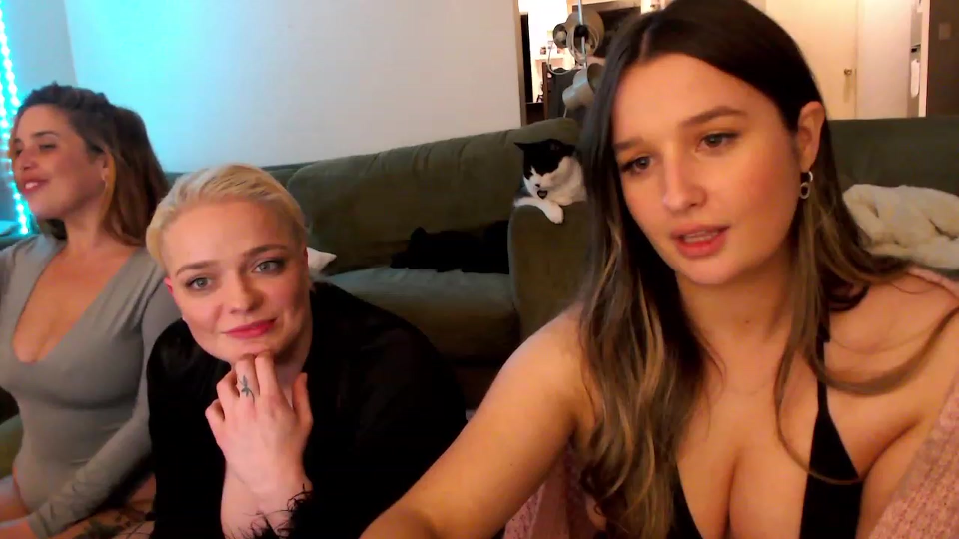 Gallery image thumbnail from StonksRoom's myfreecams stream on, 07/08/2023, 11:36 image 9 of 20
