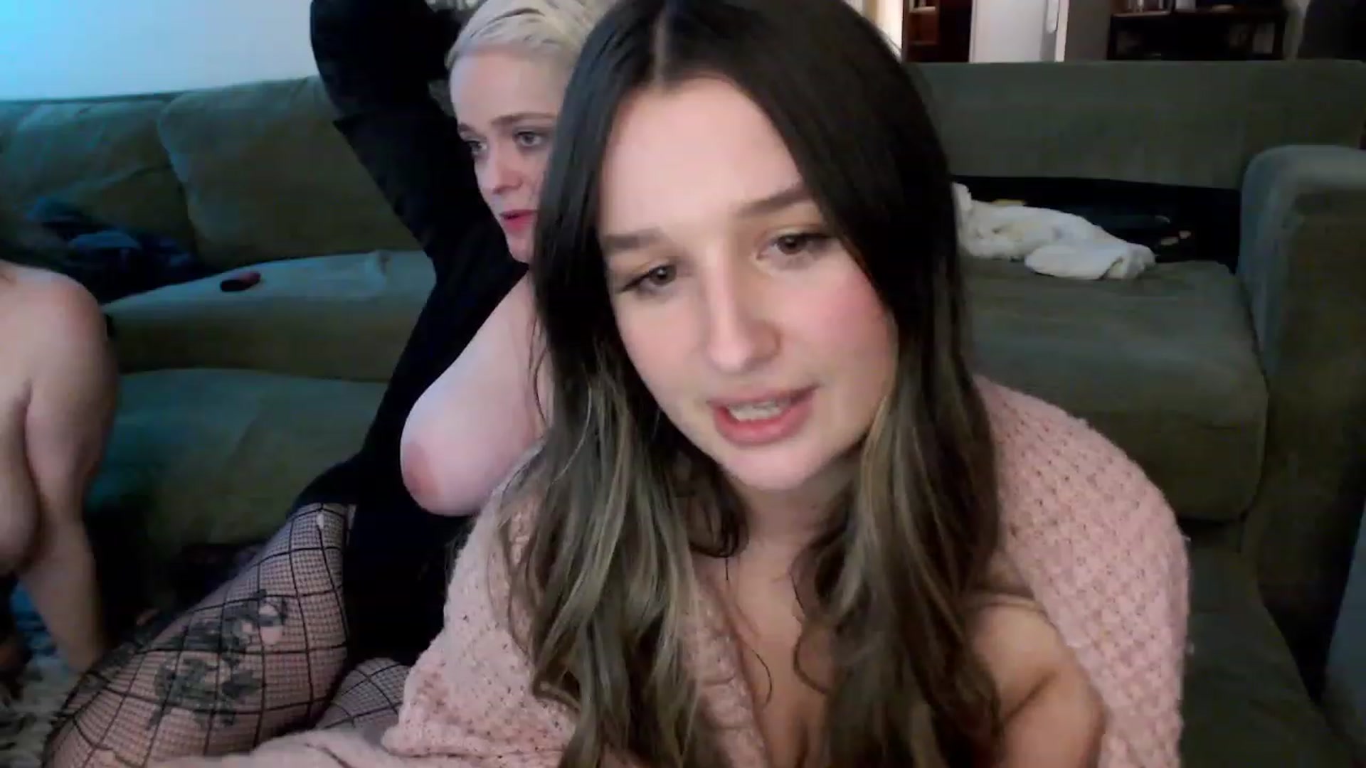 Gallery image thumbnail from StonksRoom's myfreecams stream on, 07/08/2023, 11:50 image 16 of 20