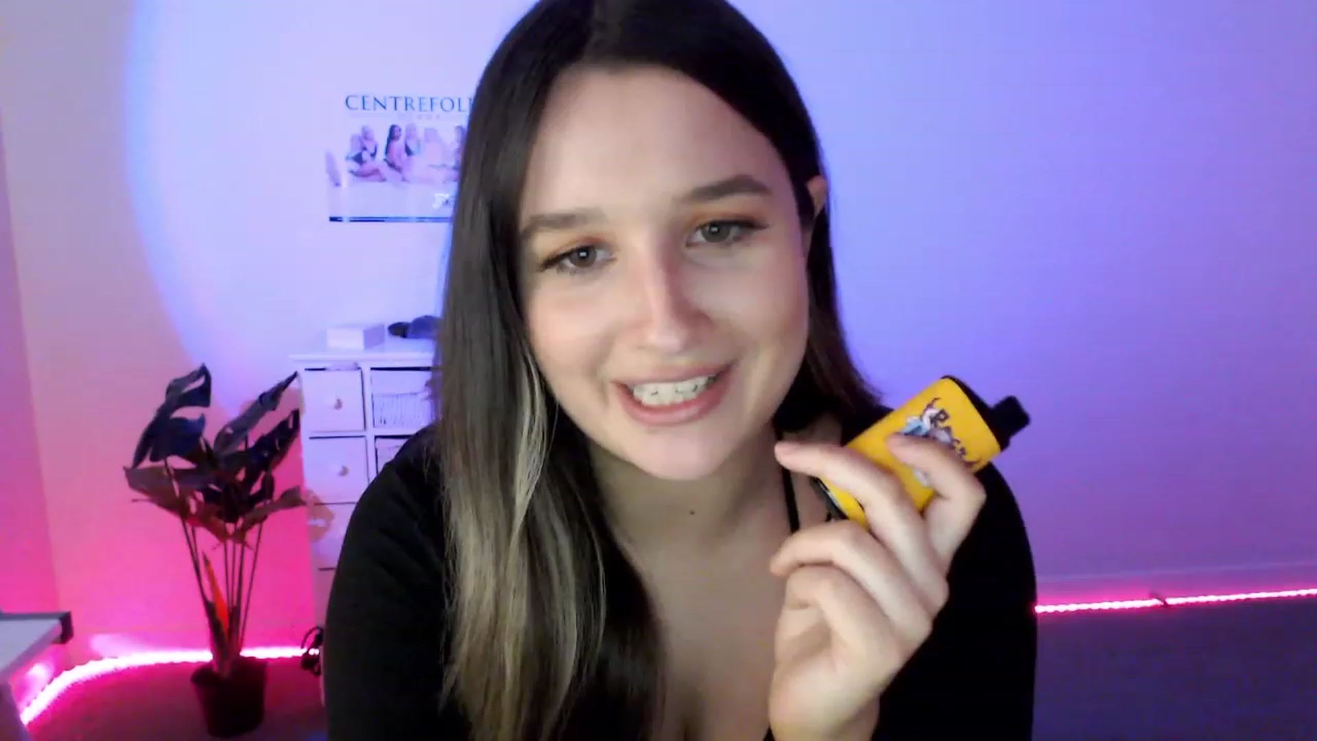 Gallery image thumbnail from StonksRoom's myfreecams stream on, 07/12/2023, 09:18 image 19 of 20
