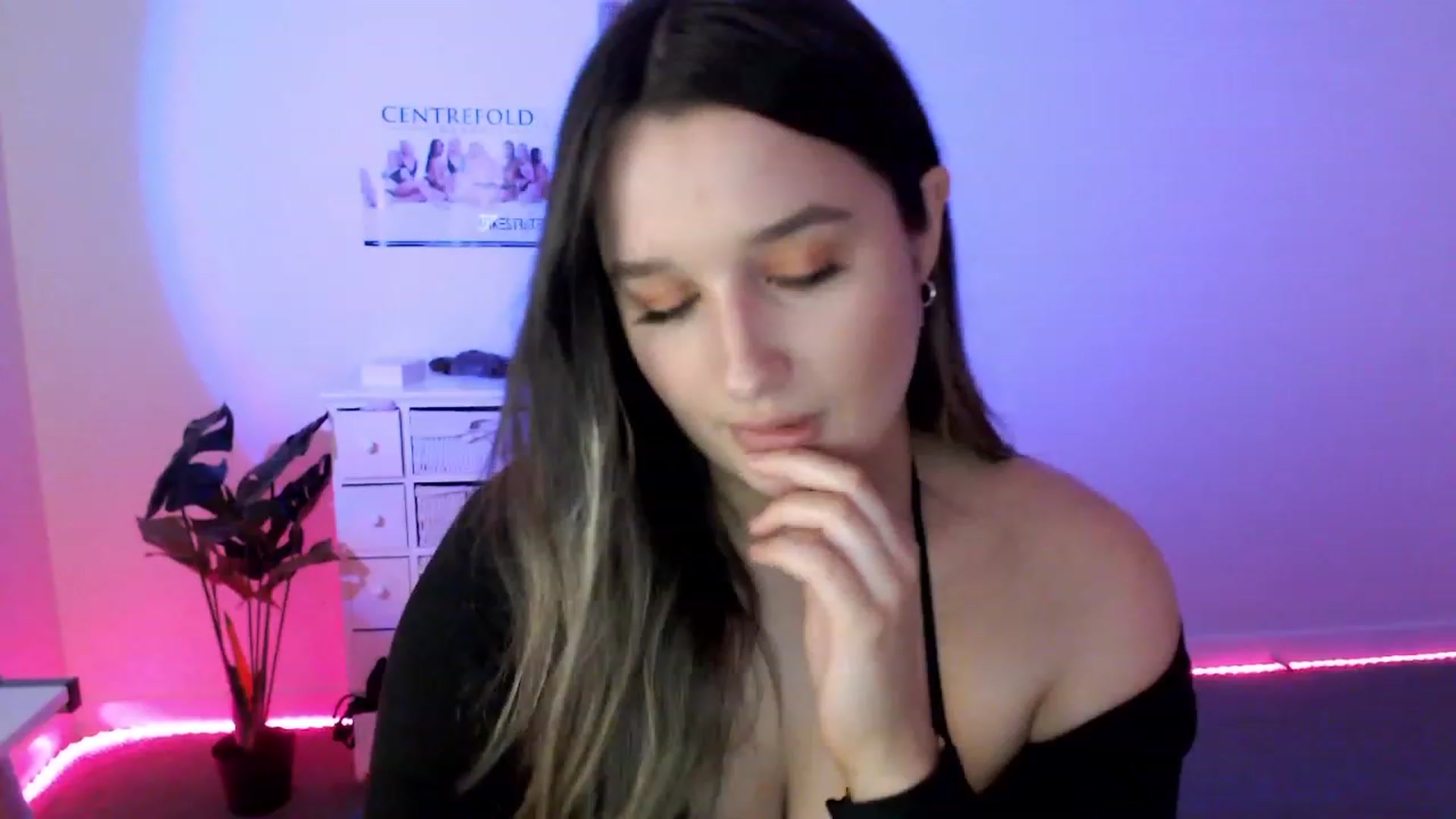 Gallery image thumbnail from StonksRoom's myfreecams stream on, 07/12/2023, 09:18 image 1 of 20