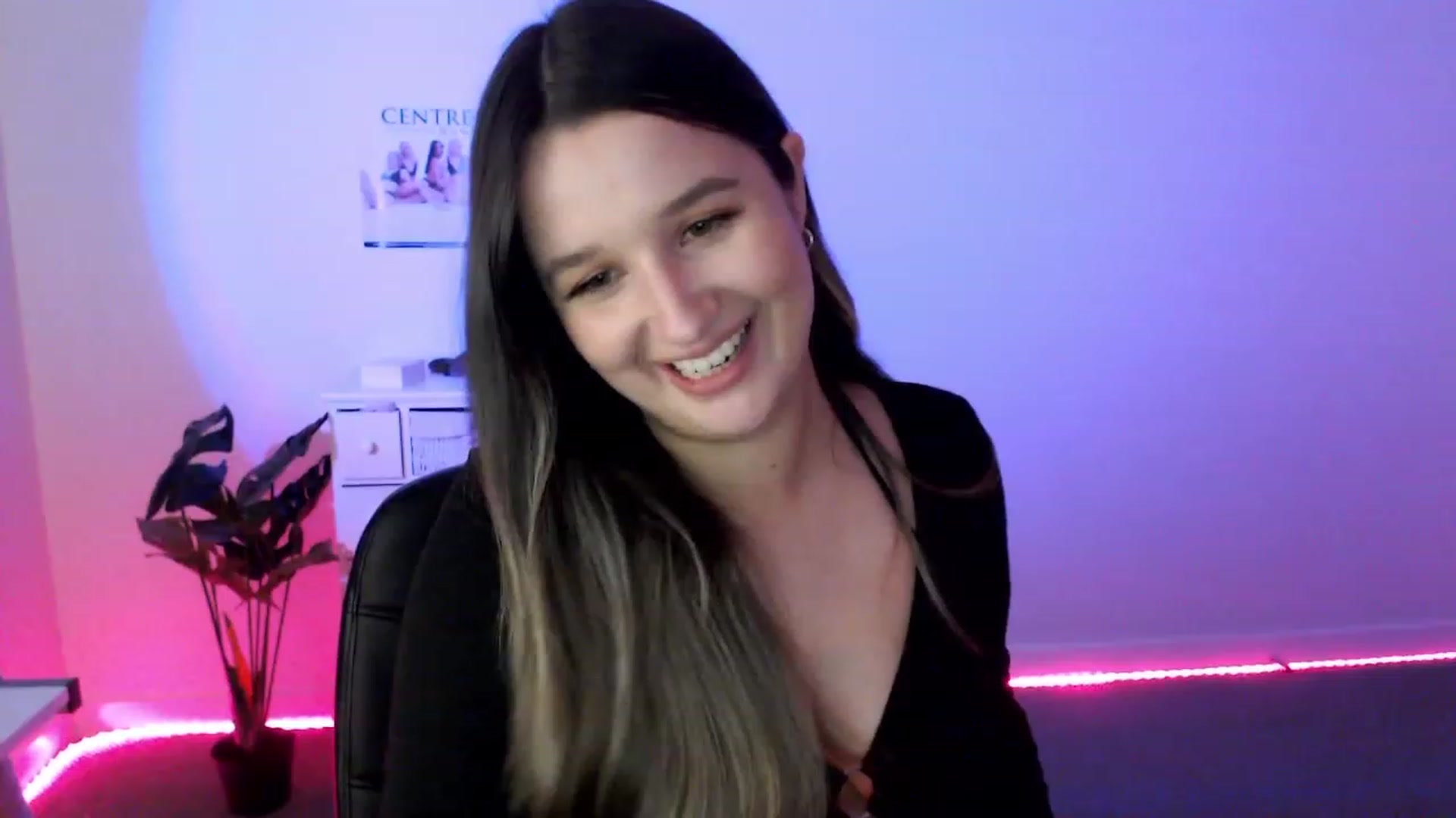 Gallery image thumbnail from StonksRoom's myfreecams stream on, 07/12/2023, 09:18 image 12 of 20