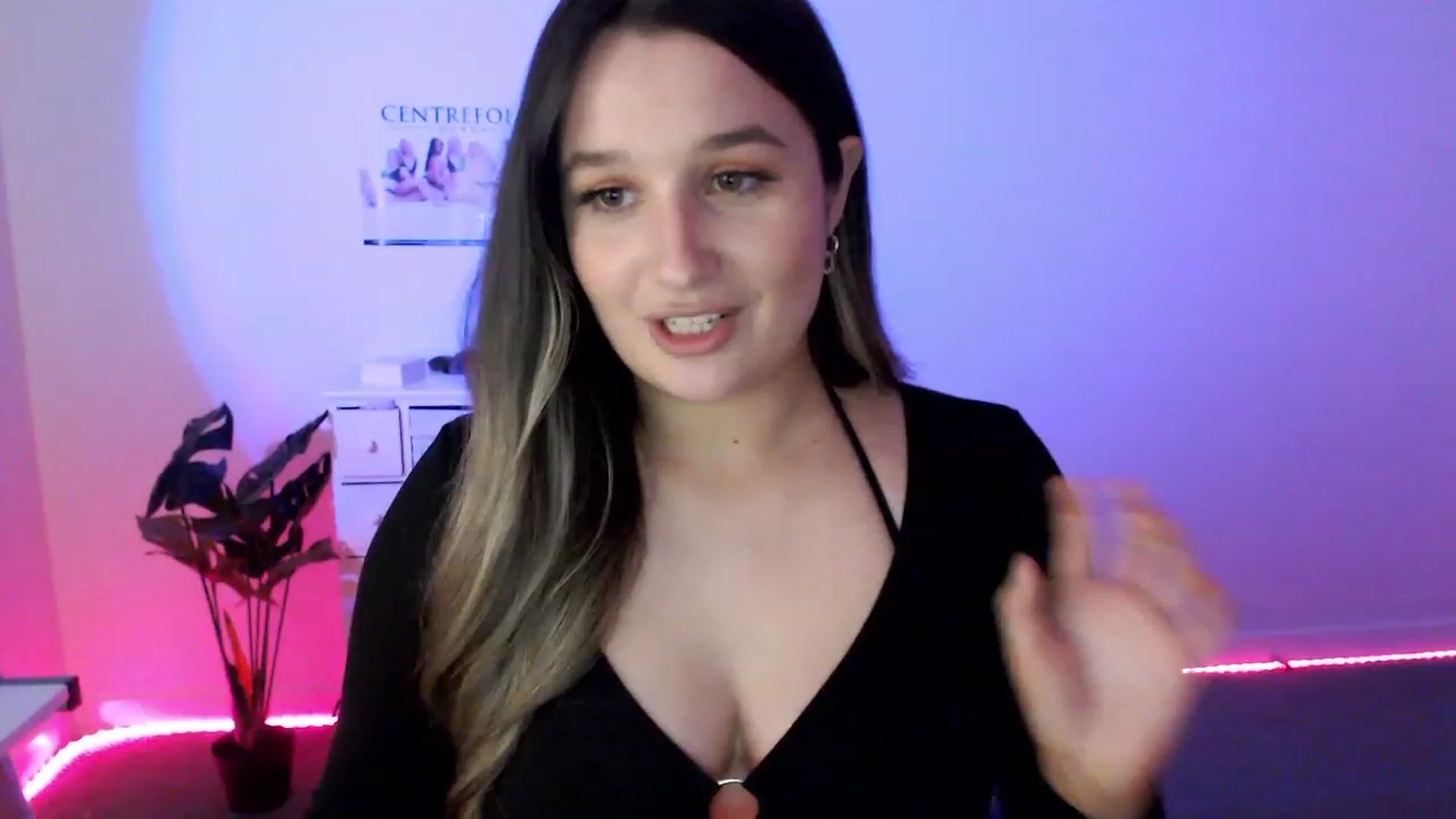 Gallery image thumbnail from StonksRoom's myfreecams stream on, 07/12/2023, 09:18 image 20 of 20