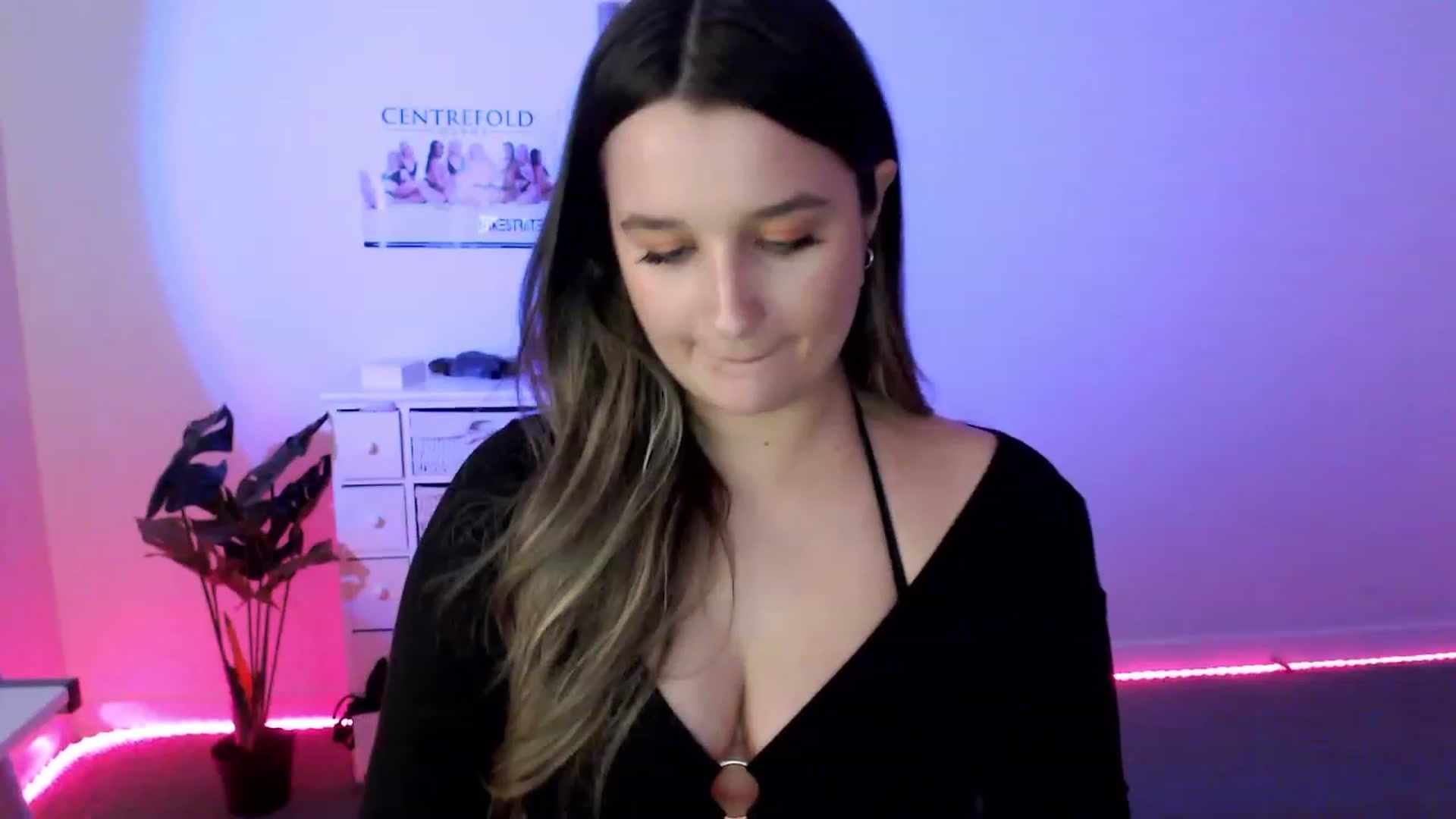 Gallery image thumbnail from StonksRoom's myfreecams stream on, 07/12/2023, 09:18 image 3 of 20