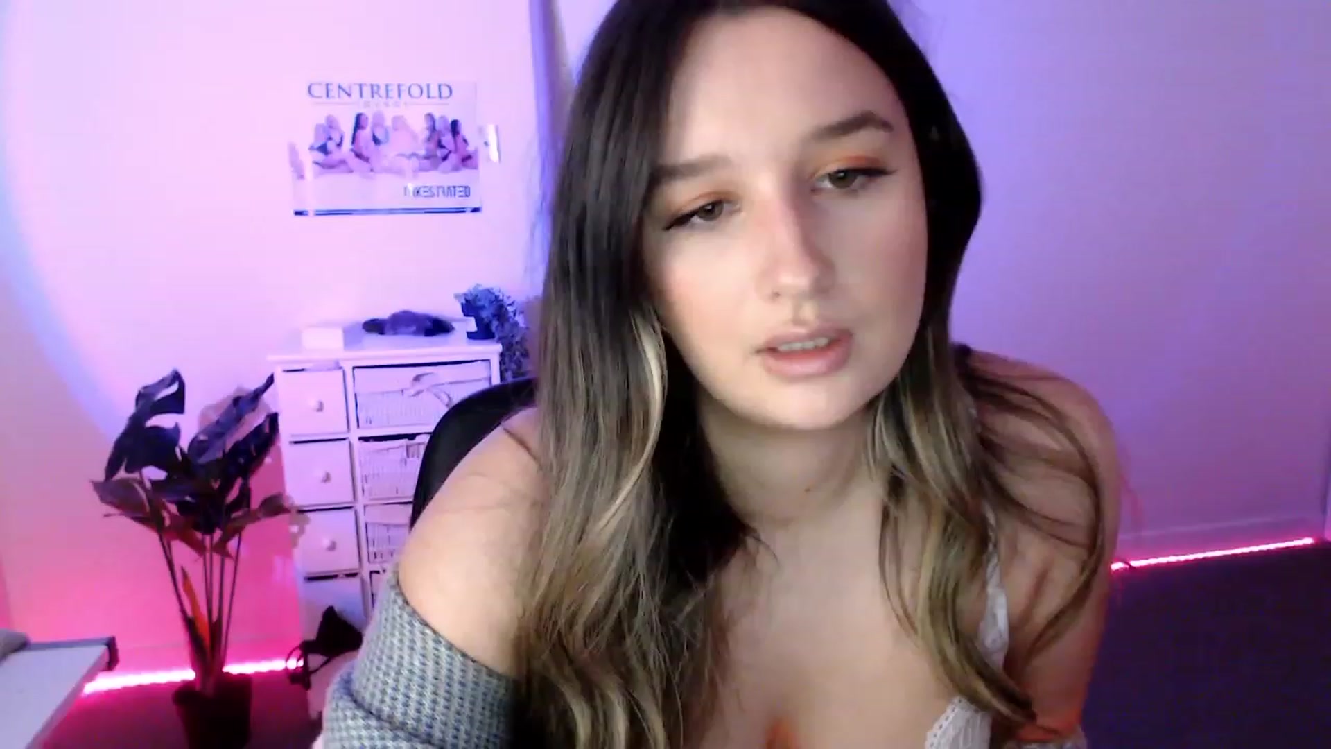 Gallery image thumbnail from StonksRoom's myfreecams stream on, 07/14/2023, 07:21 image 1 of 20