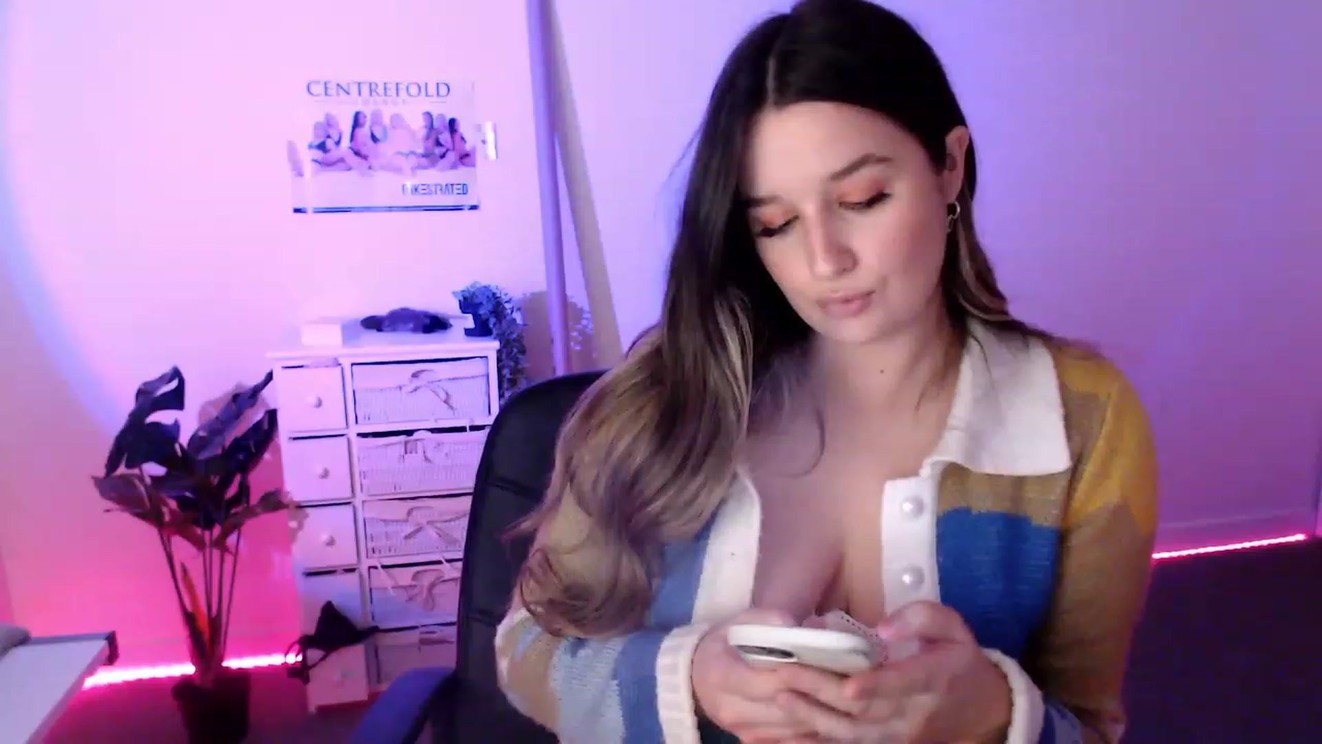Gallery image thumbnail from StonksRoom's myfreecams stream on, 07/14/2023, 07:21 image 19 of 20
