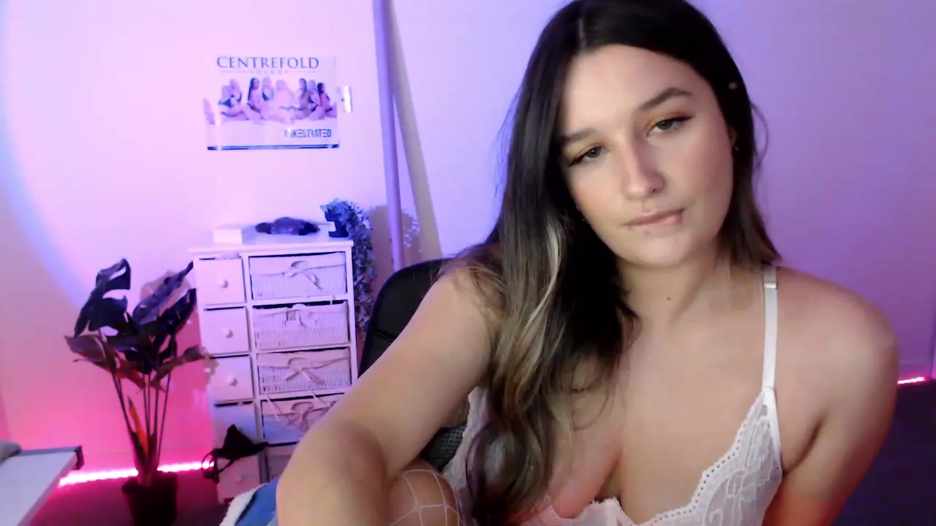 Gallery image thumbnail from StonksRoom's myfreecams stream on, 07/14/2023, 07:21 image 13 of 20