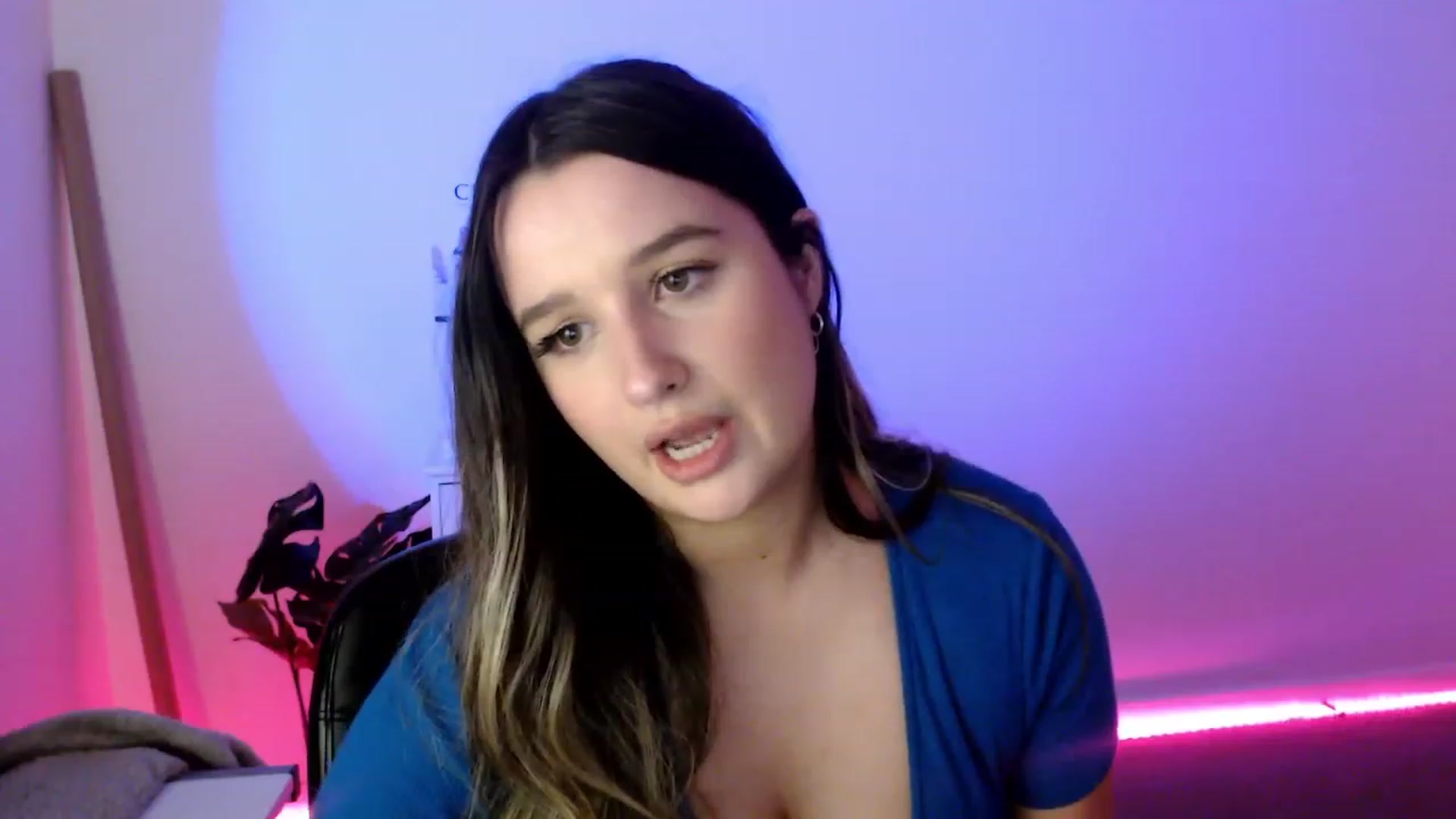 Gallery image thumbnail from StonksRoom's myfreecams stream on, 07/20/2023, 10:55 image 18 of 20