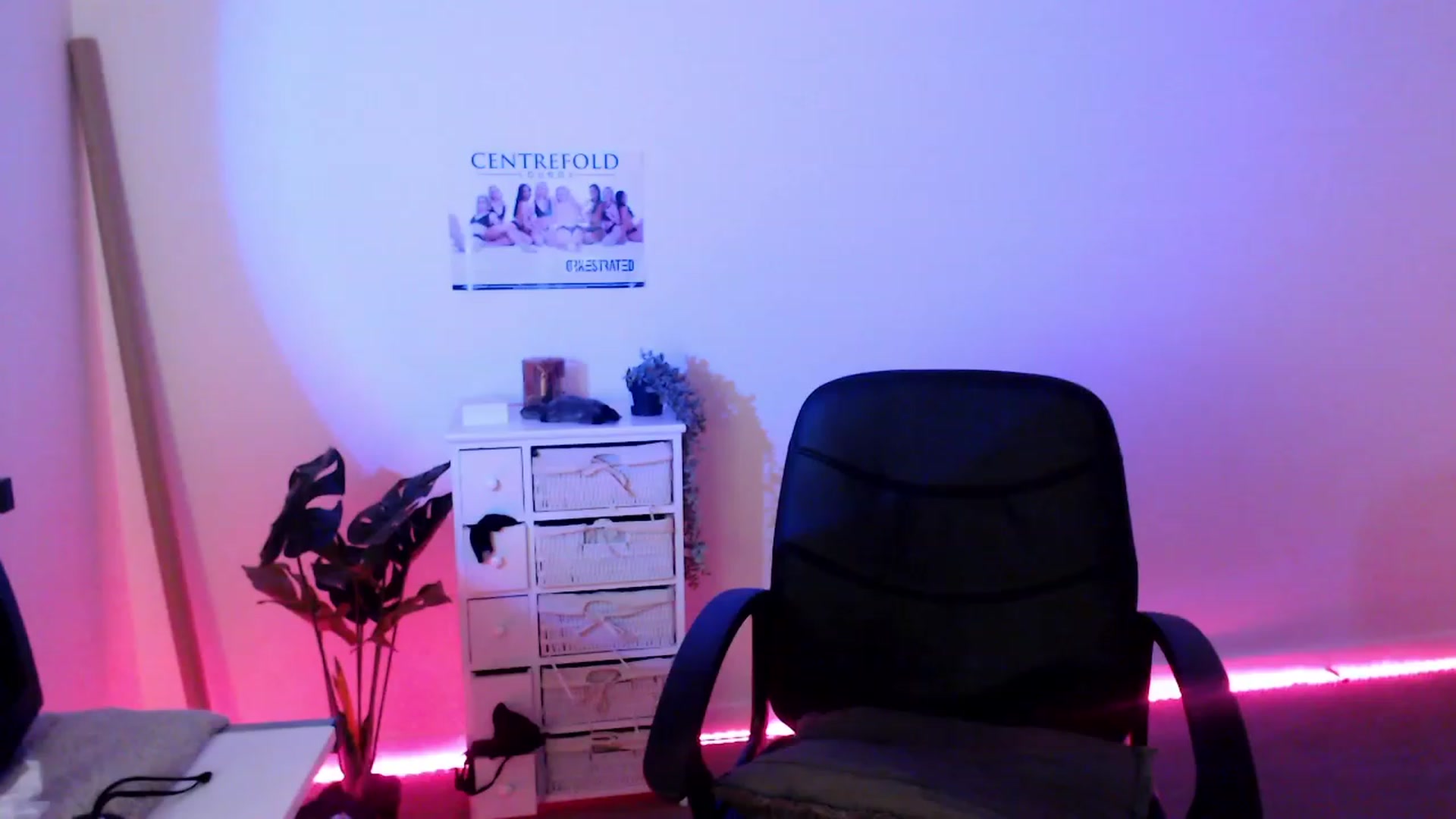 Gallery image thumbnail from StonksRoom's myfreecams stream on, 07/20/2023, 10:55 image 4 of 20