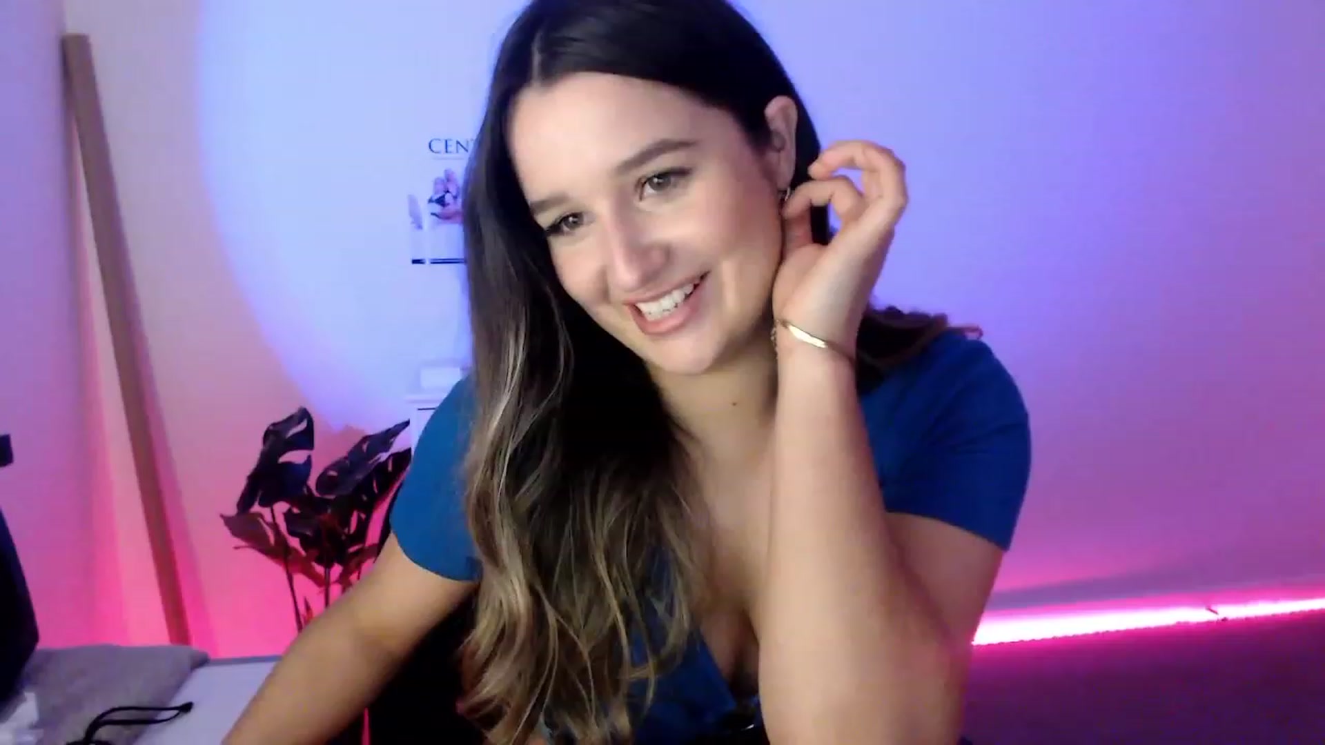 Gallery image thumbnail from StonksRoom's myfreecams stream on, 07/20/2023, 10:55 image 2 of 20