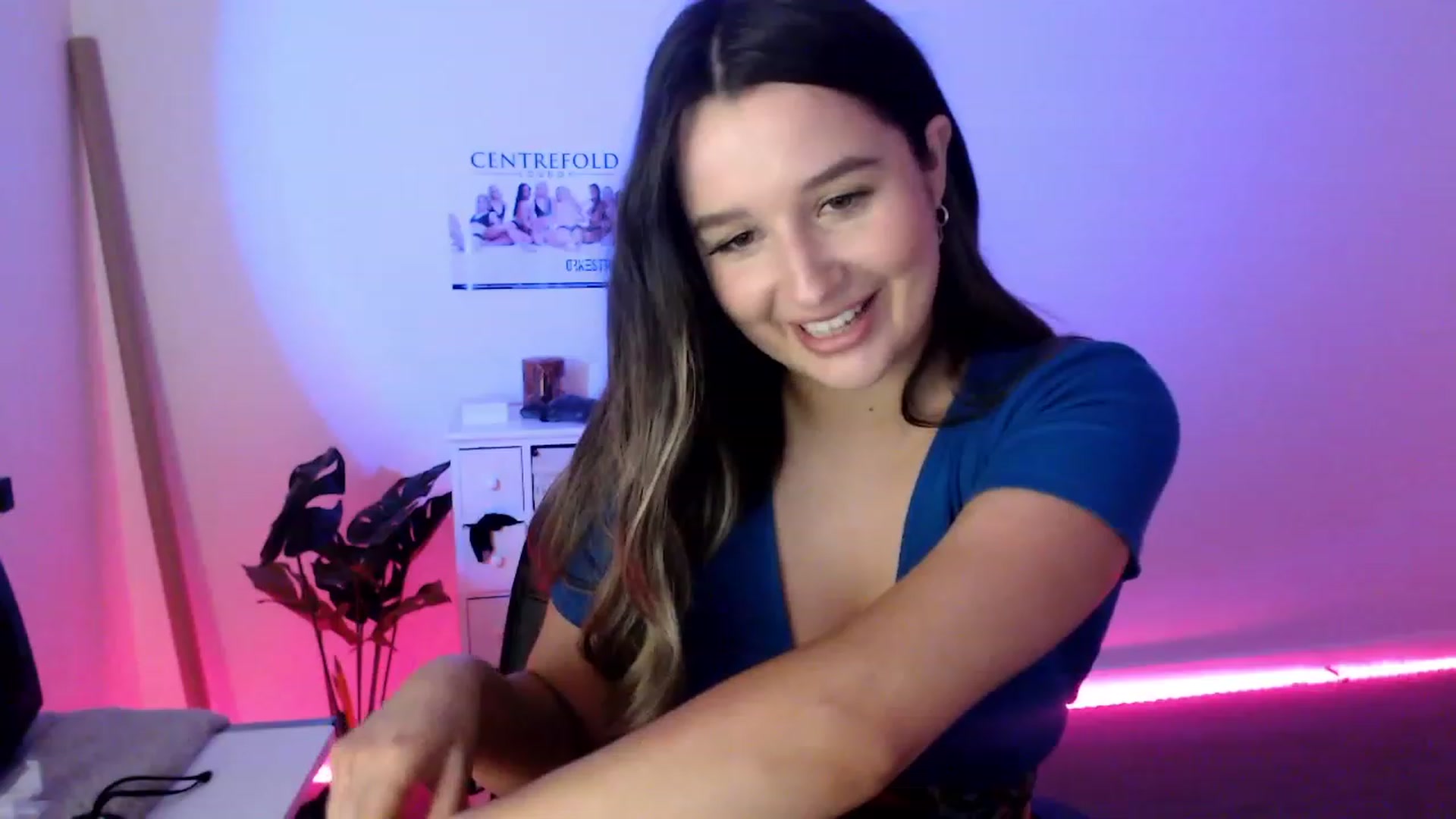 Gallery image thumbnail from StonksRoom's myfreecams stream on, 07/20/2023, 10:55 image 1 of 20
