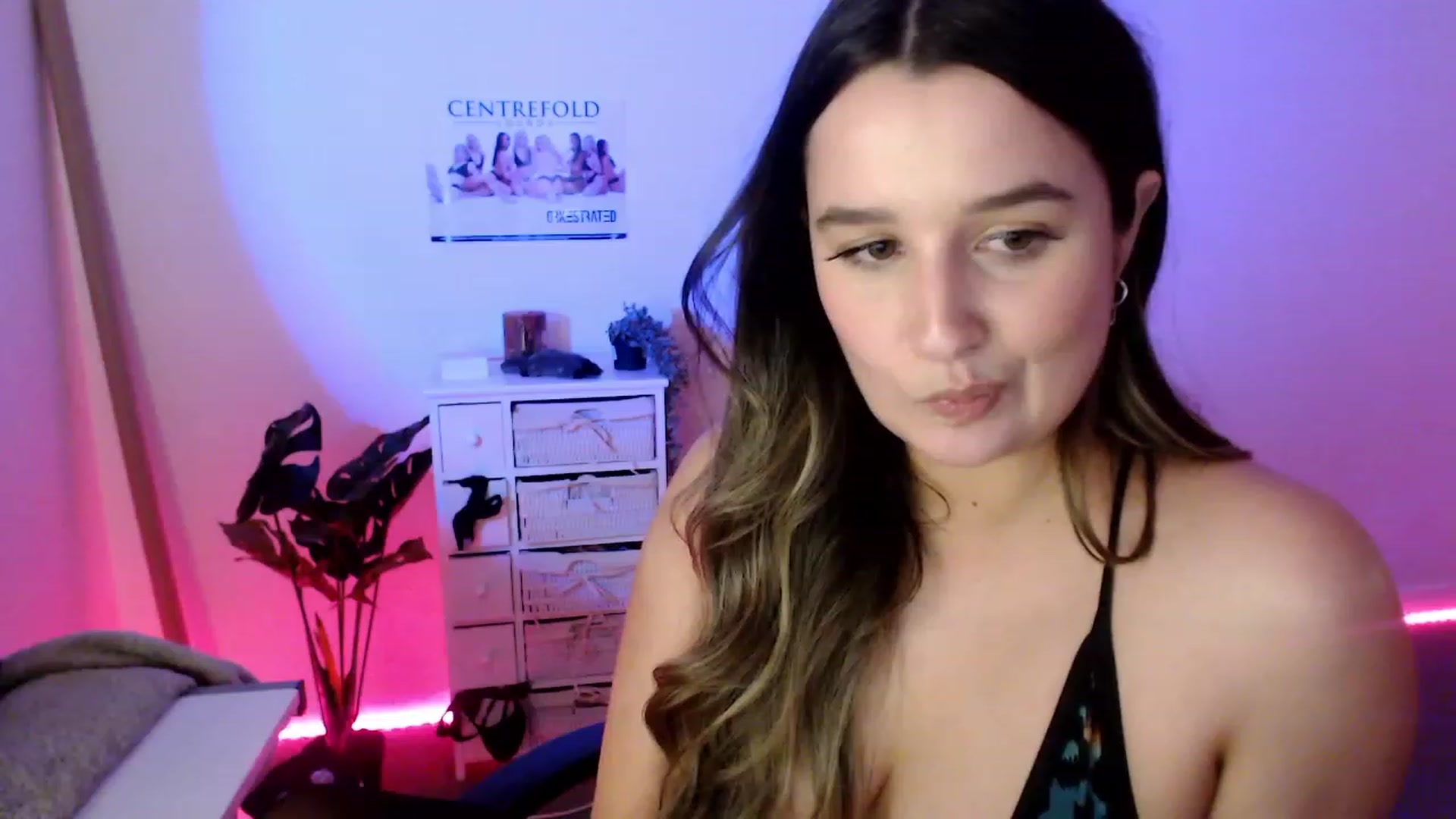 Gallery image thumbnail from StonksRoom's myfreecams stream on, 07/20/2023, 12:09 image 20 of 20