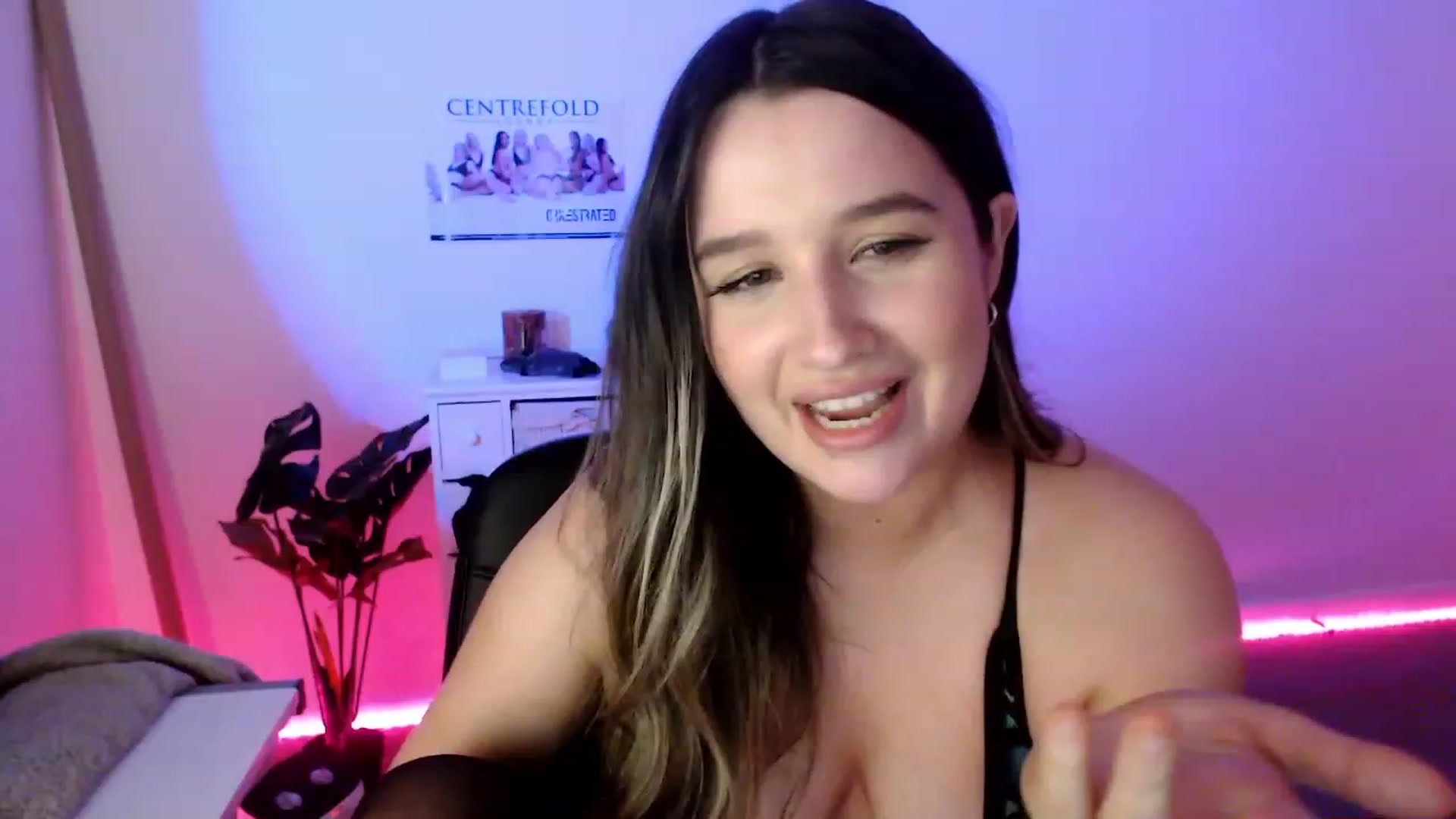 Gallery image thumbnail from StonksRoom's myfreecams stream on, 07/20/2023, 12:09 image 8 of 20